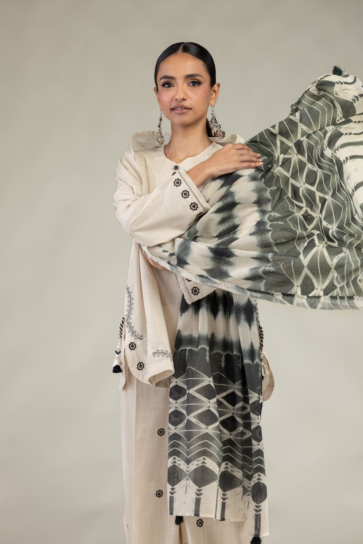 Textured Lawn Embroidered Textured Lawn Dupatta - 1-26-226-A-A1-VG