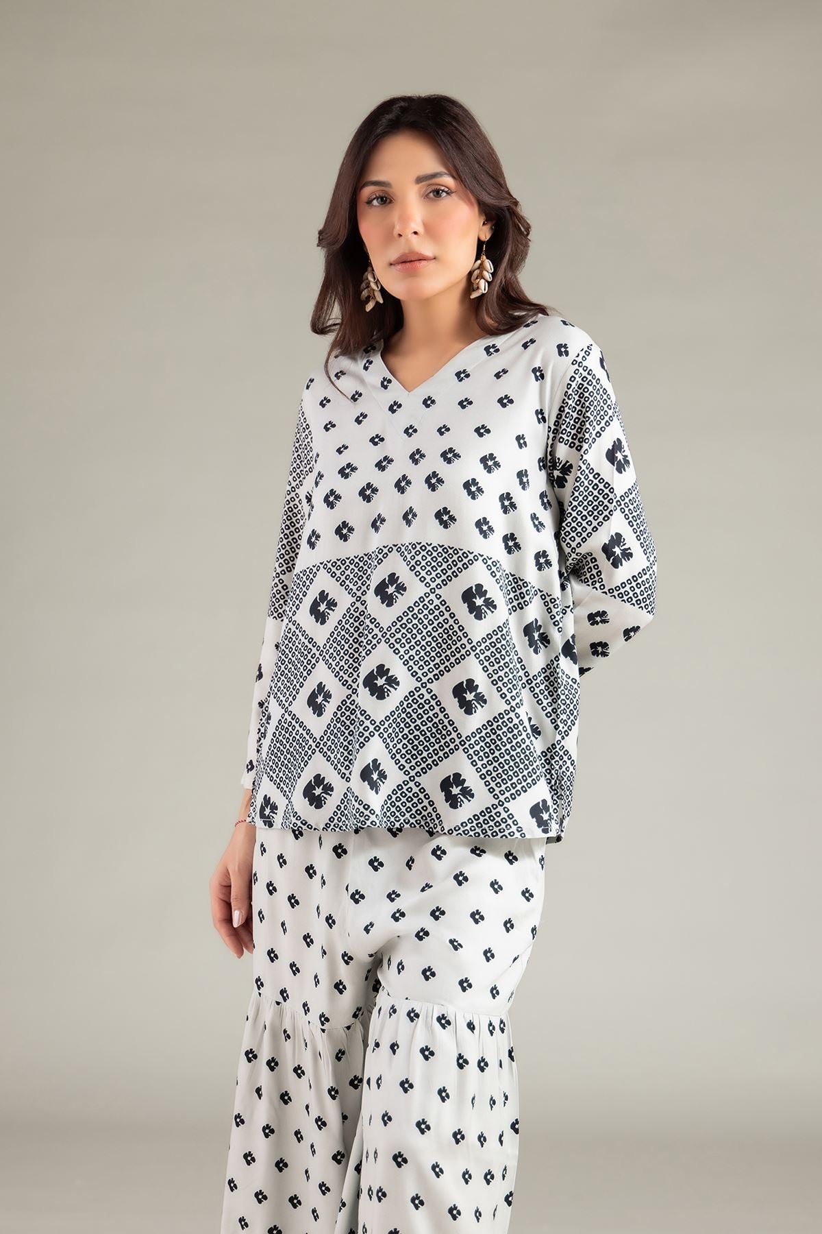 Embroidered Viscose Crepe Blouse - 6-26-104-A-A-VG