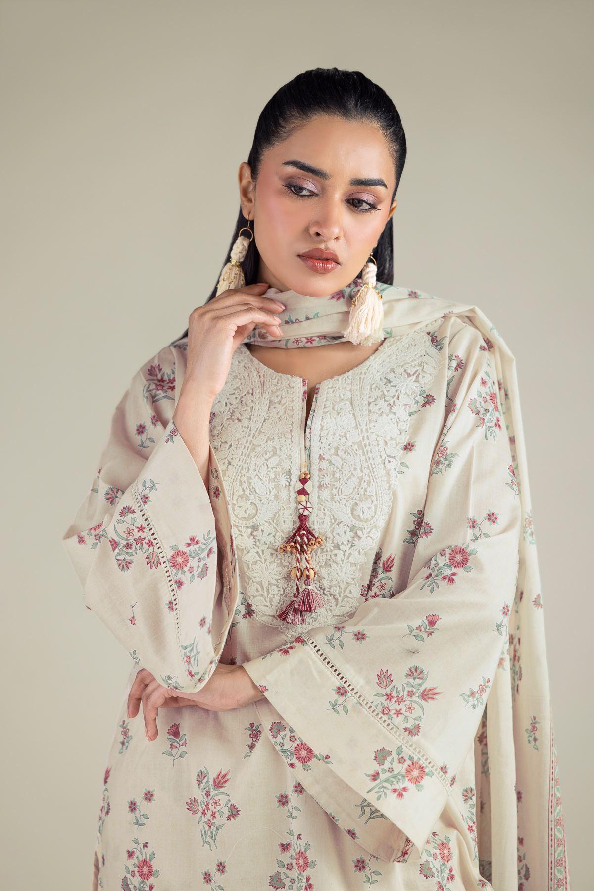 Embroidered Lawn 3-Piece Tailored Lawn - T-A11-26-118FI2-VG