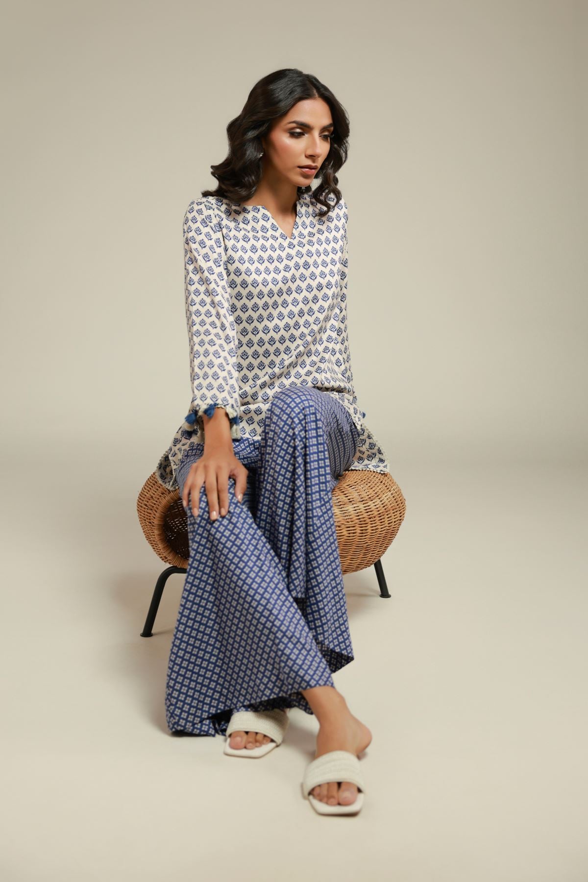 Embroidered Viscose Kurta - 1-26-101-A-A-VG