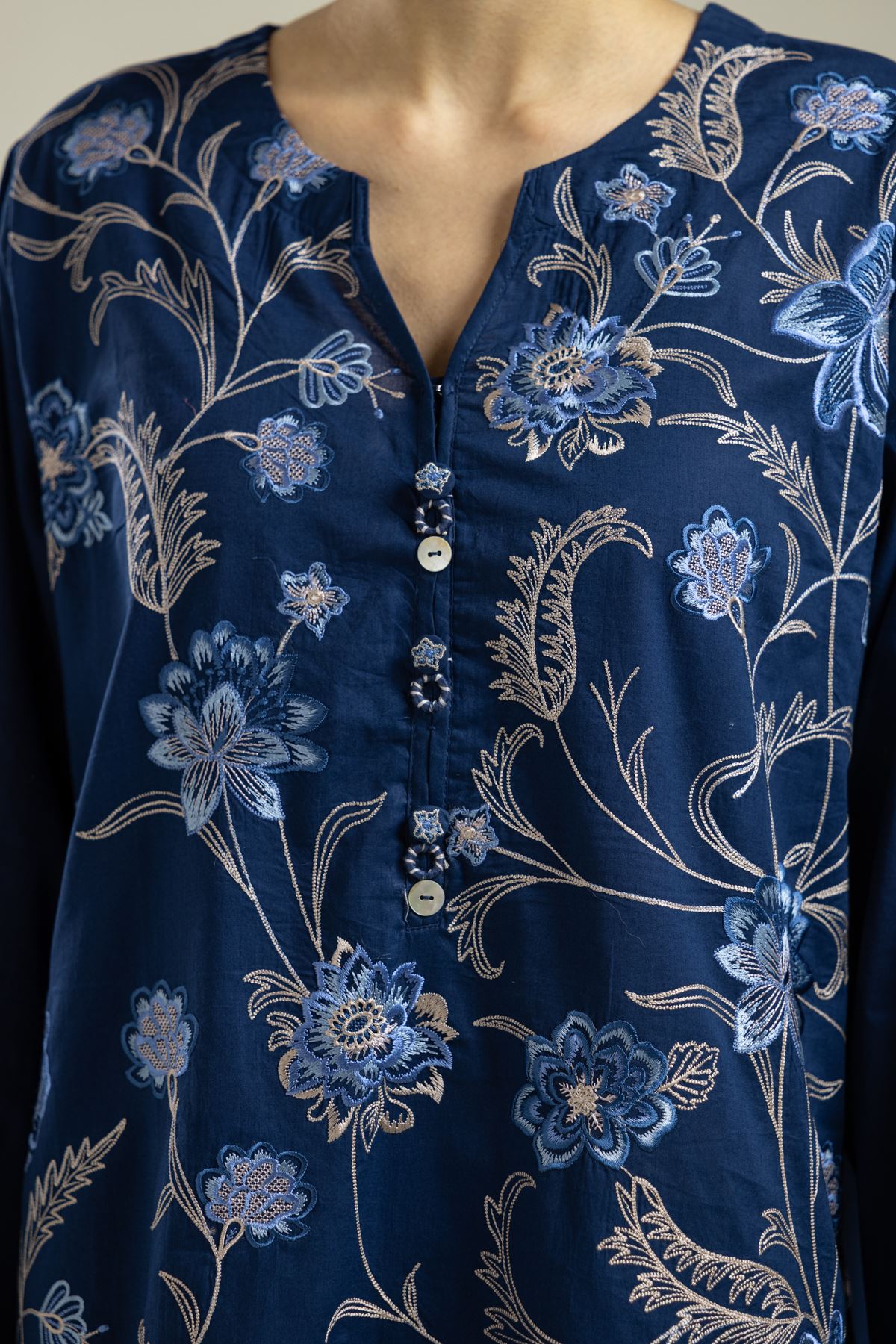 Embroidered Cambric Short Cambric Kurta - T-A113-26-101EI2-VG
