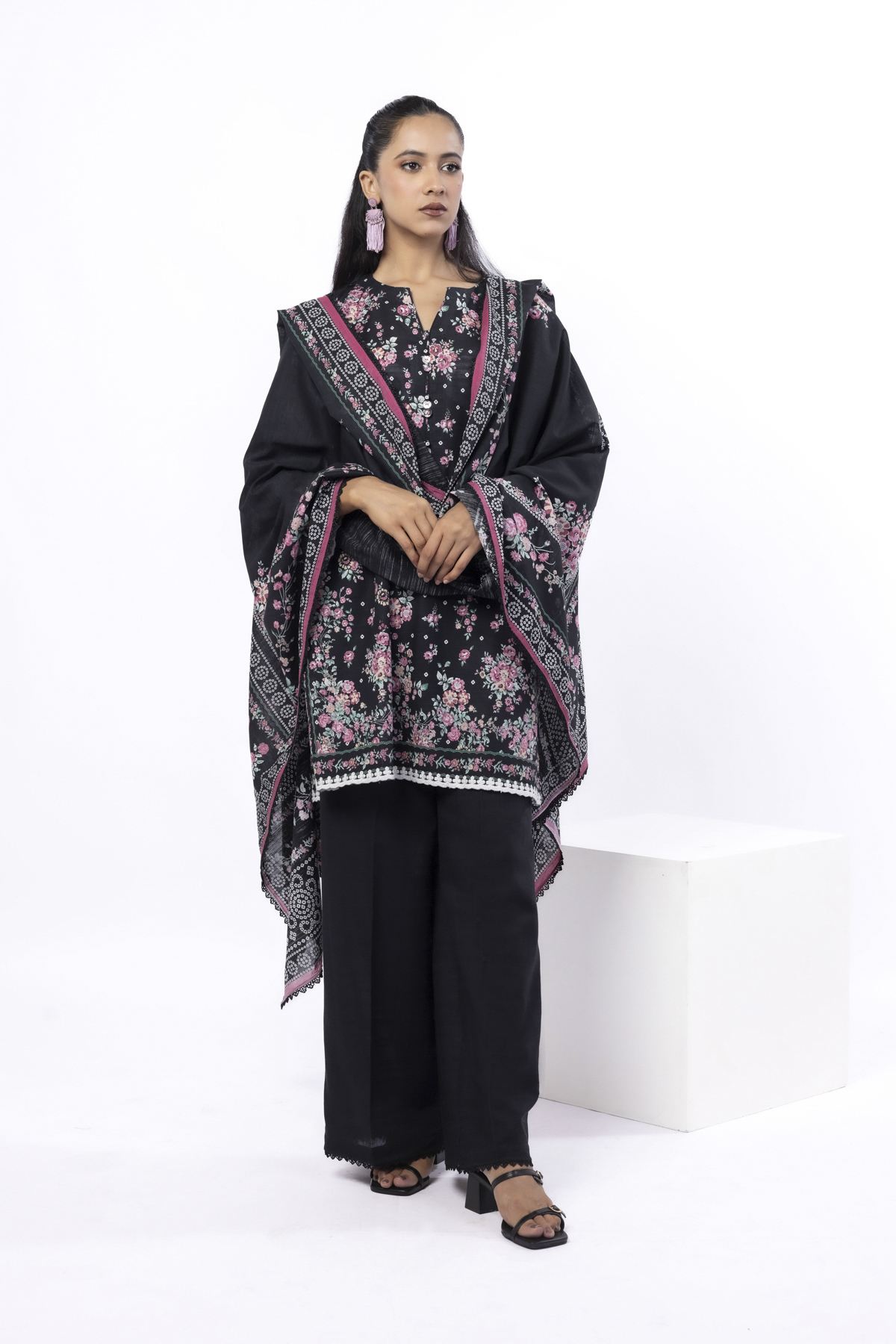 Embroidered Light Khaddar Tailored 3 Piece - KN31AST-VG