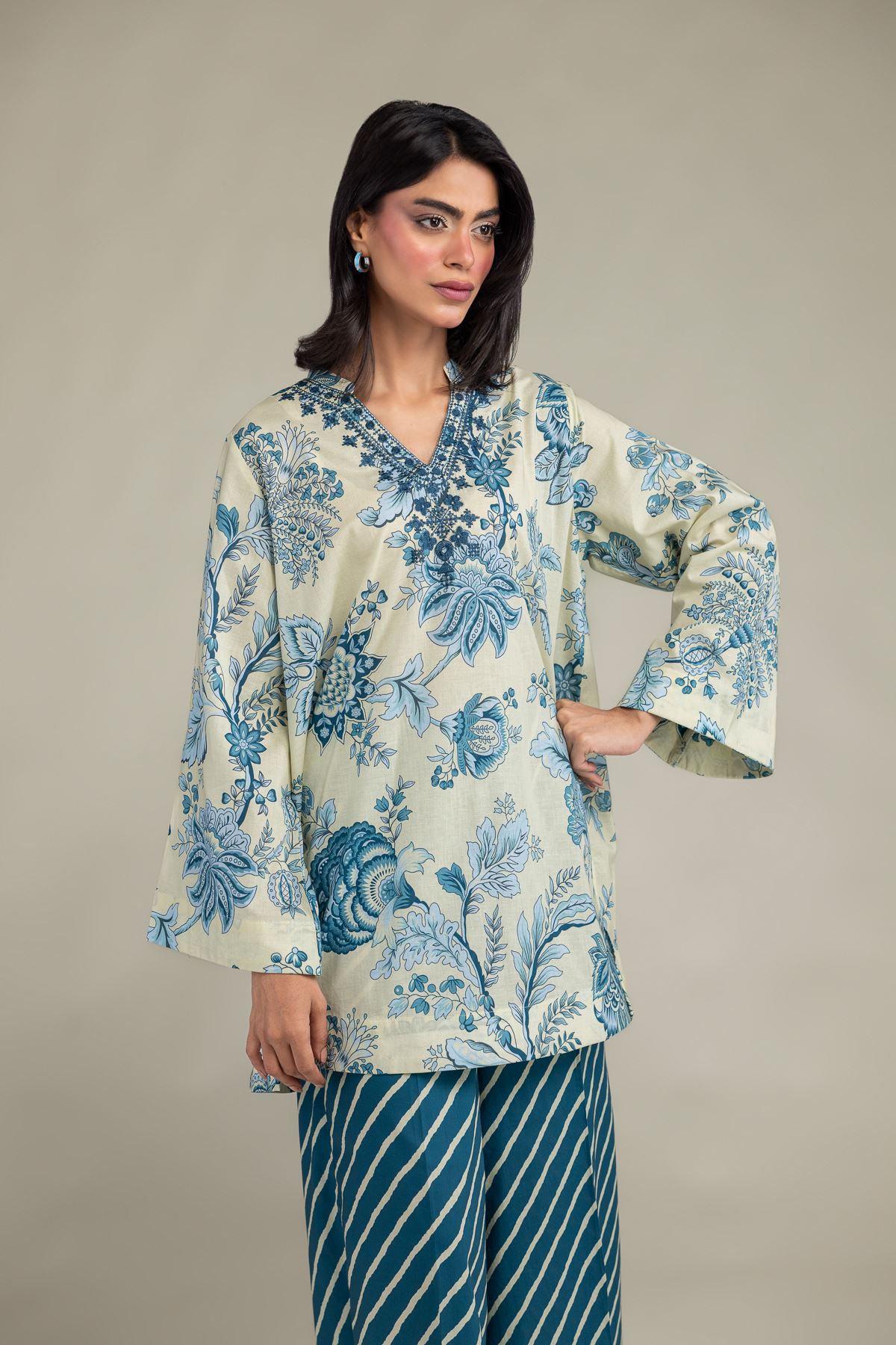Embroidered Cambric Floral Cambric Kurta - 1-26-337-B-C1-VG