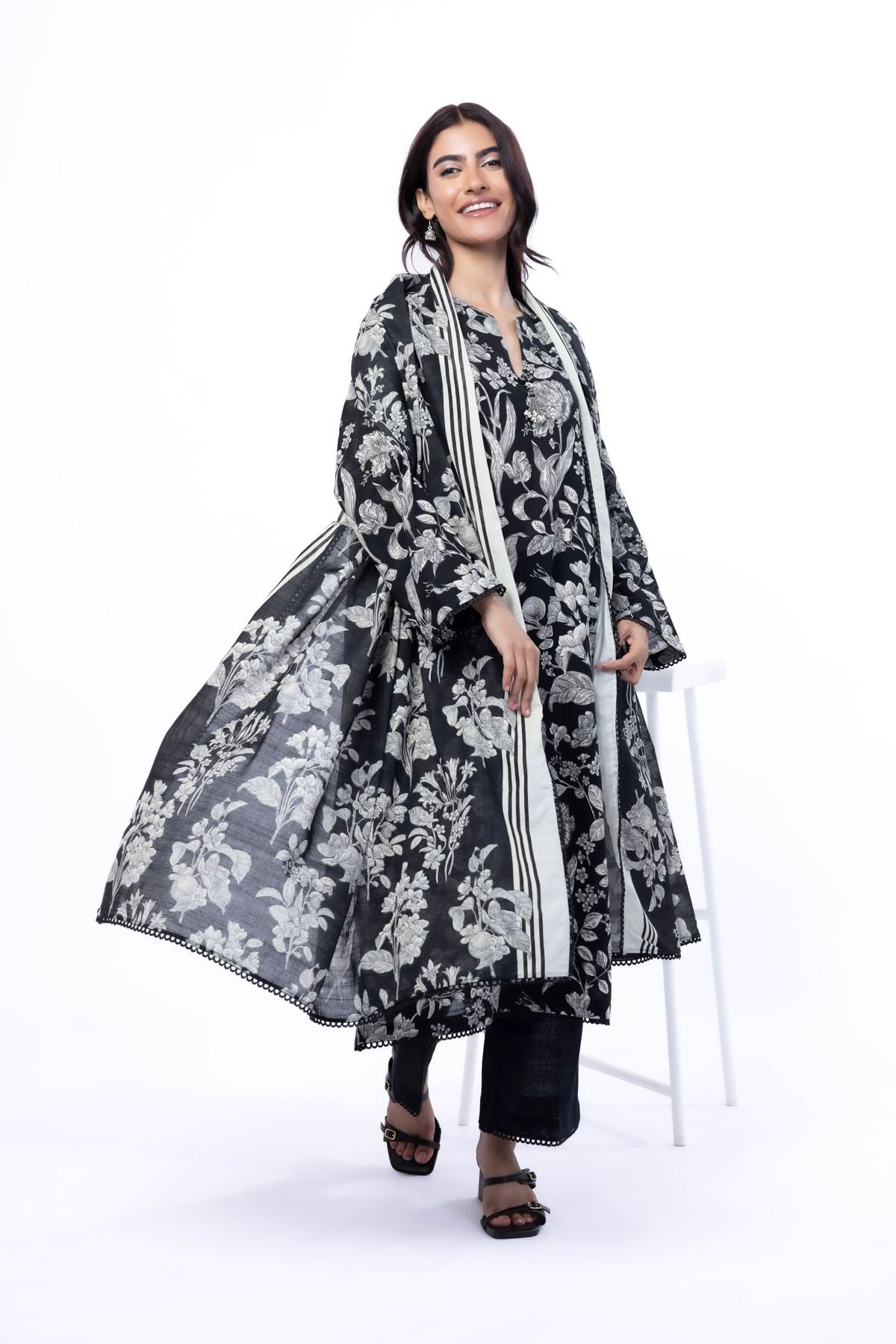Printed Light Khaddar Fabrics 3 Piece - LKN72B-VG