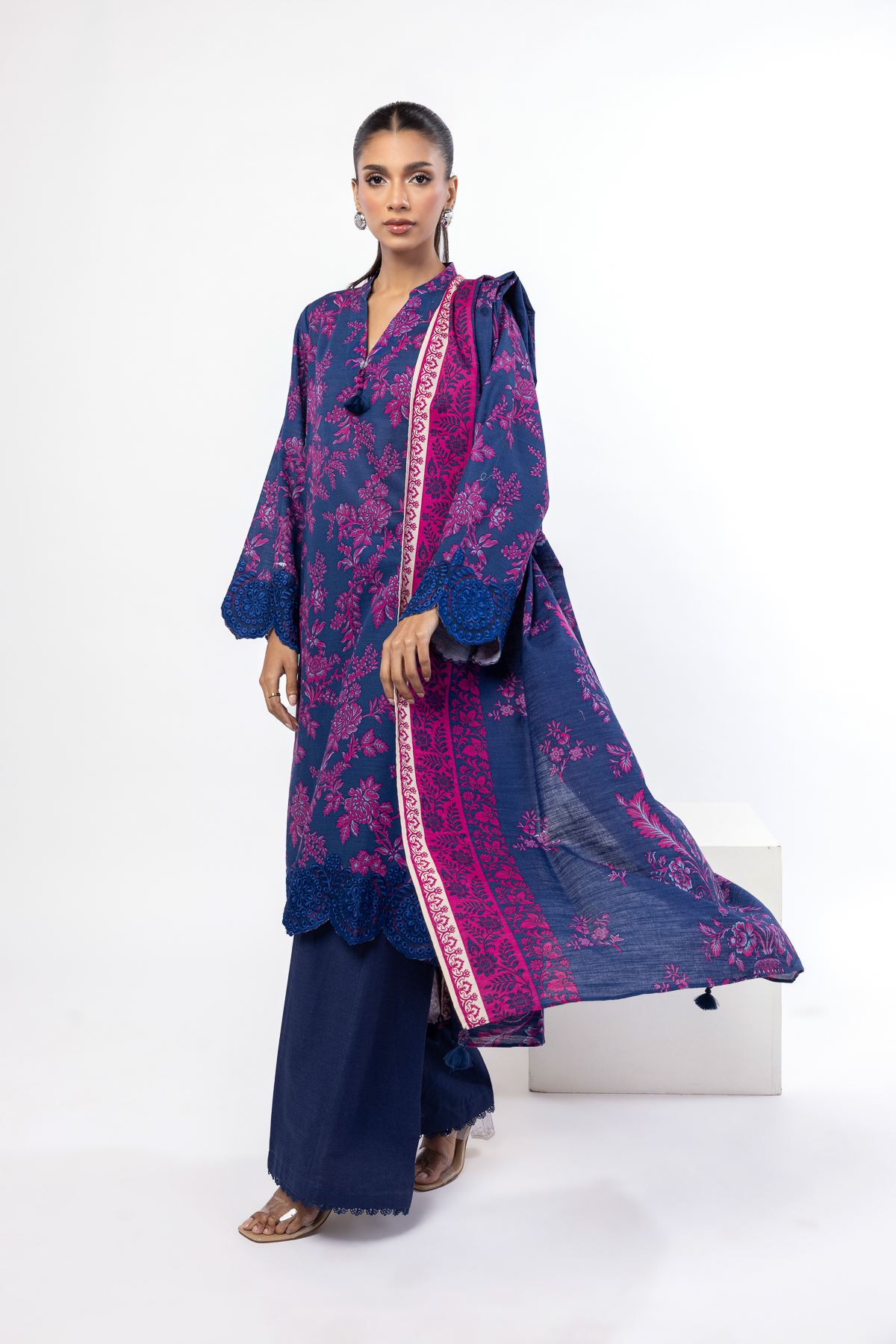 Embroidered Khaddar Fabrics 3 Piece - KW33B-VG