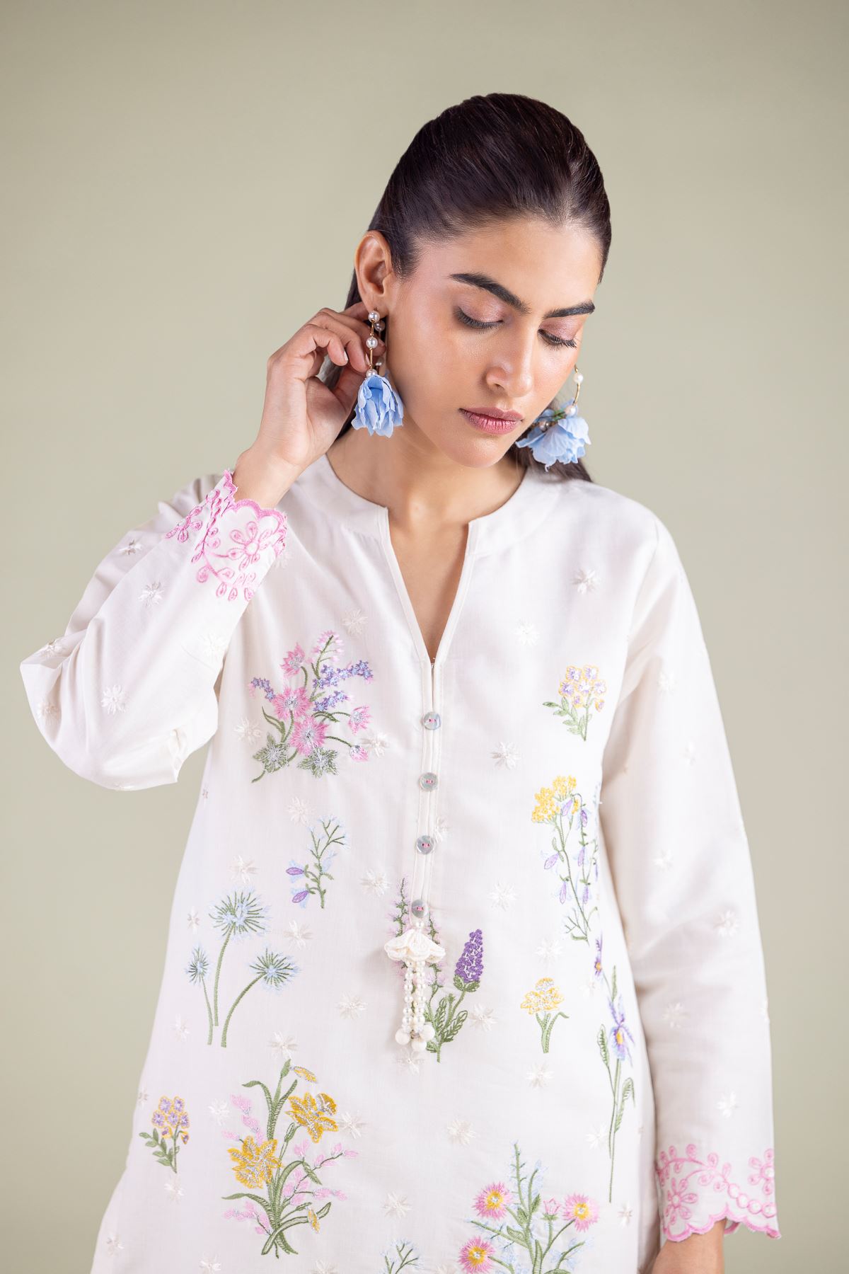 Embroidered Mesuri Floral Embroidered Kurta - 25-00-X2-08TB-VG
