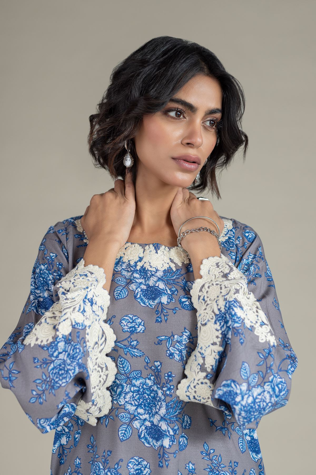Embroidered Raw Silk Kurta - 25-10-12E4-10TA-VG