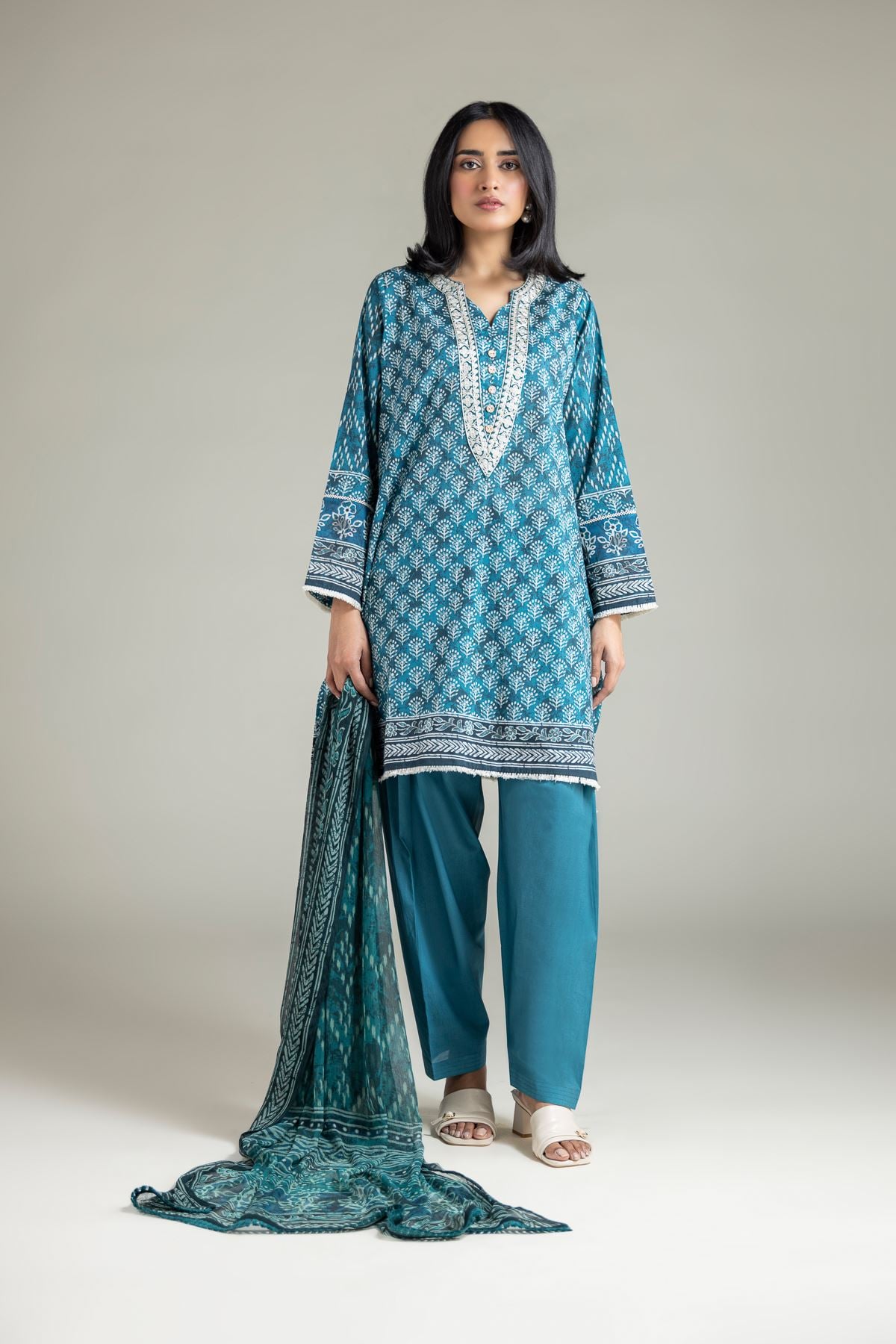 Embroidered Lawn 3-Piece Lawn Suit - T-A33-26-106FI-VG