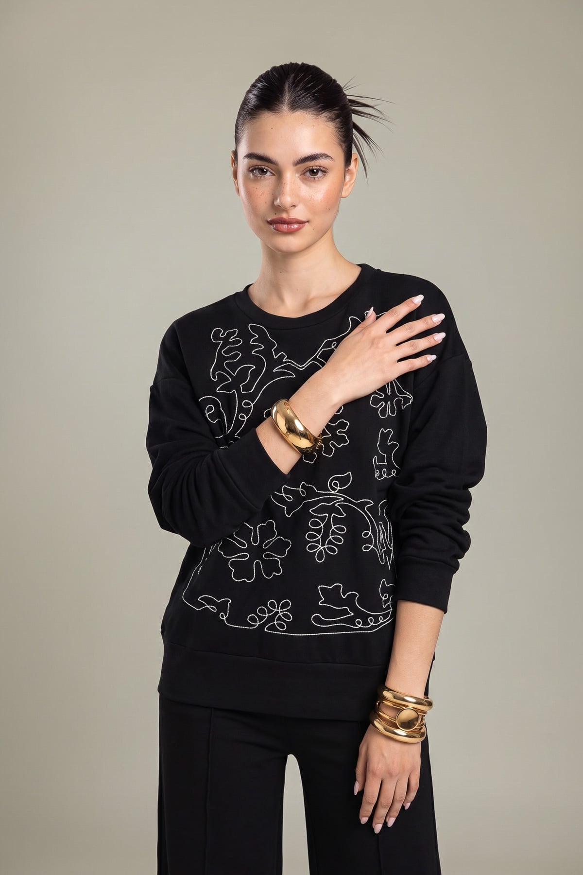 Embroidered Double Jersey Black Floral Sweatshirt - 2-26-202-A-D-VG