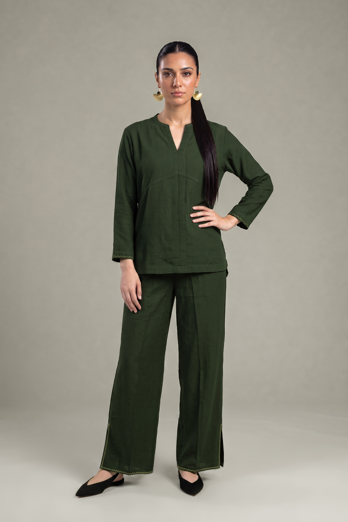 Dyed Crepe Short V-Neck Tunic - 1-26-409-A-A-VG
