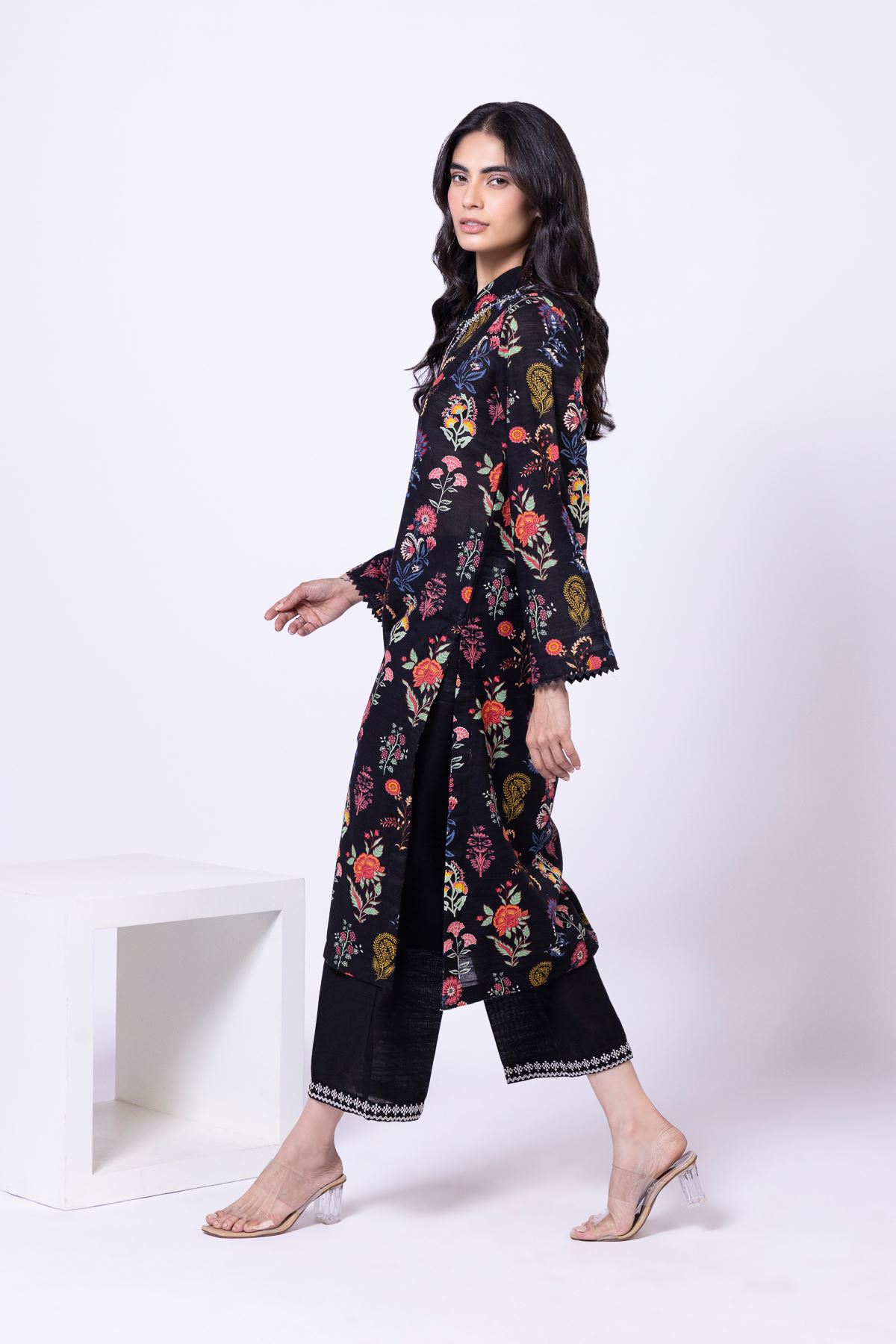 Embroidered Textured Cotton Pants - 25-09-11E3-09TA-VG