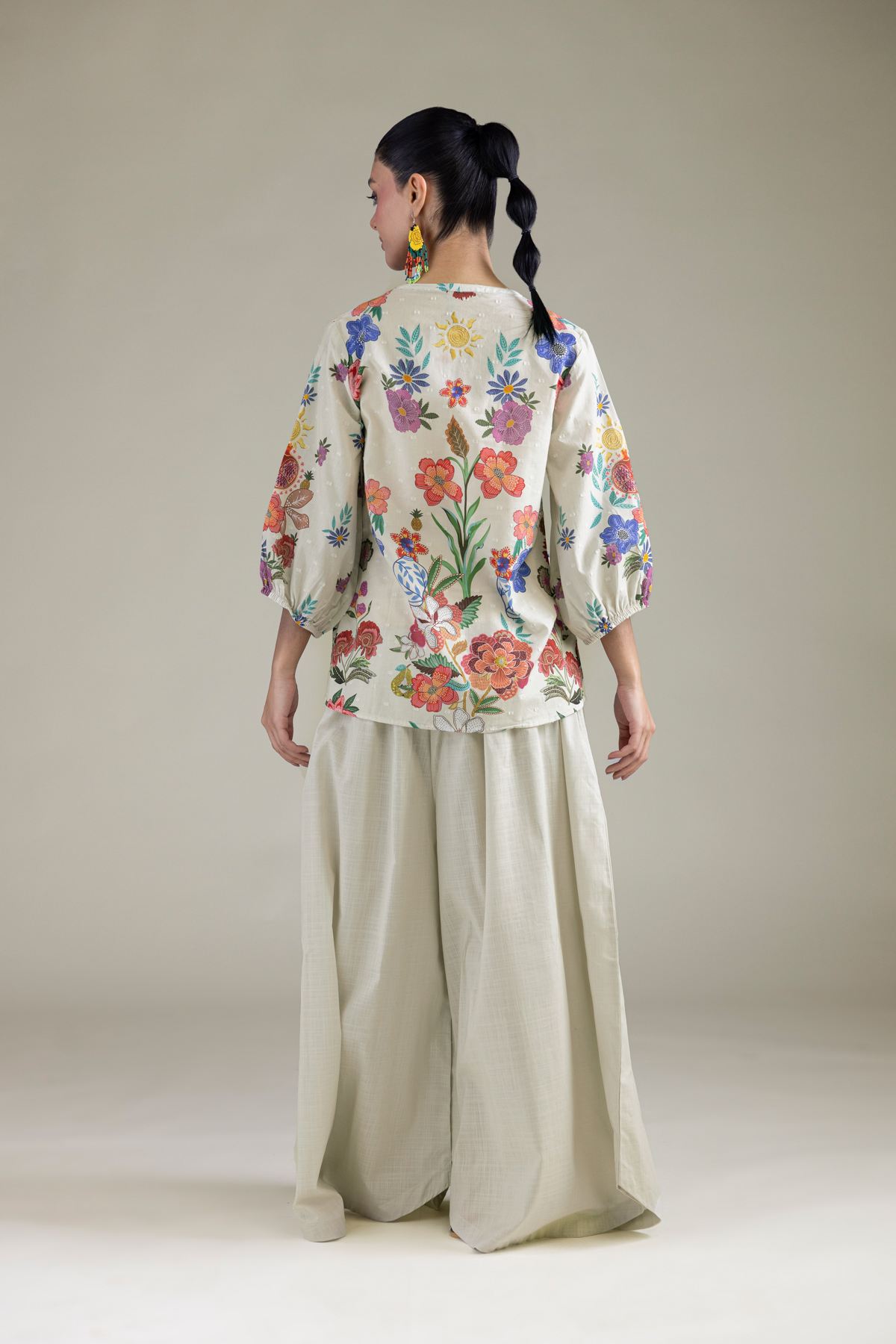 Embroidered Cambric Short Cambric Blouse - 1-26-211-A-A2-VG