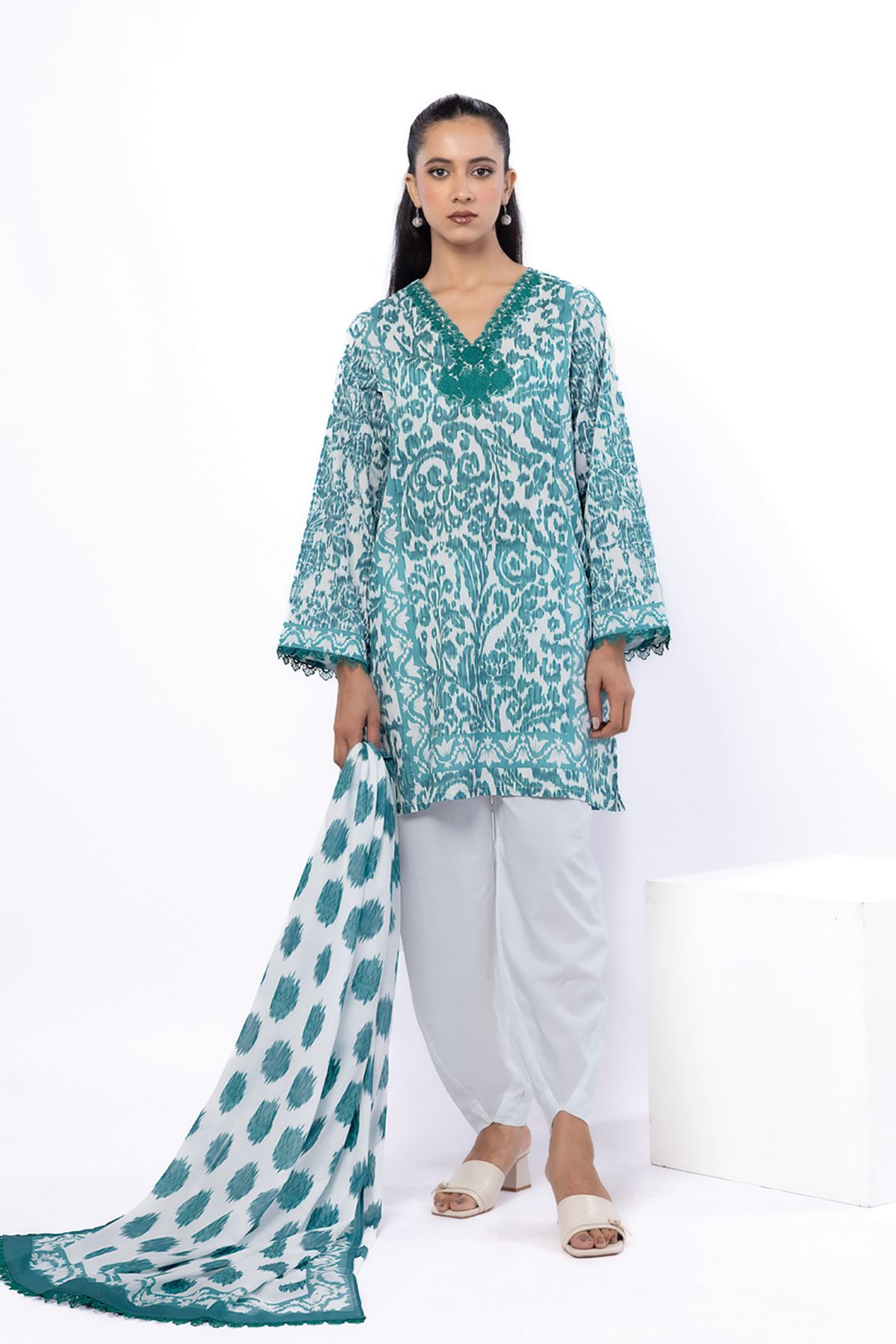 Embroidered Cambric Fabrics 3 Piece - LK04A-VG