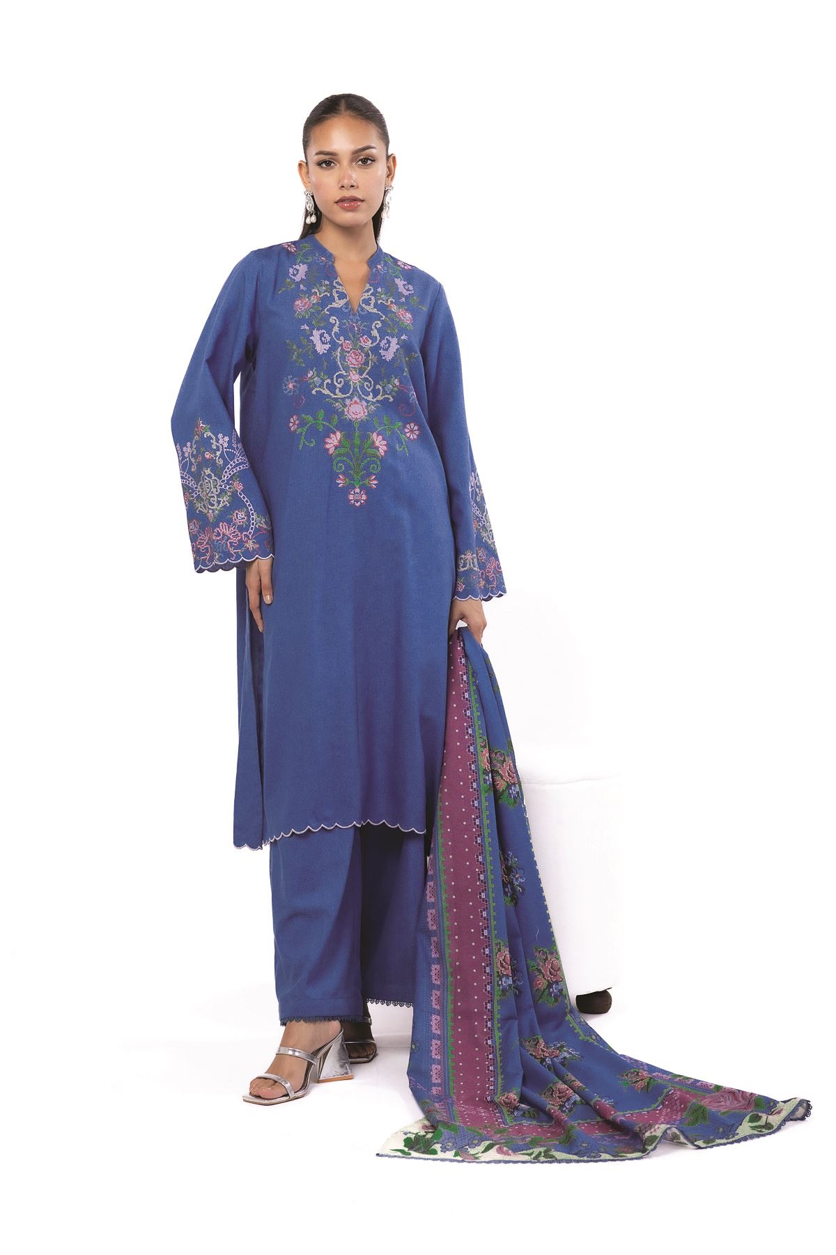 Embroidered Karandi Fabrics 3 Piece - MT23A-VG