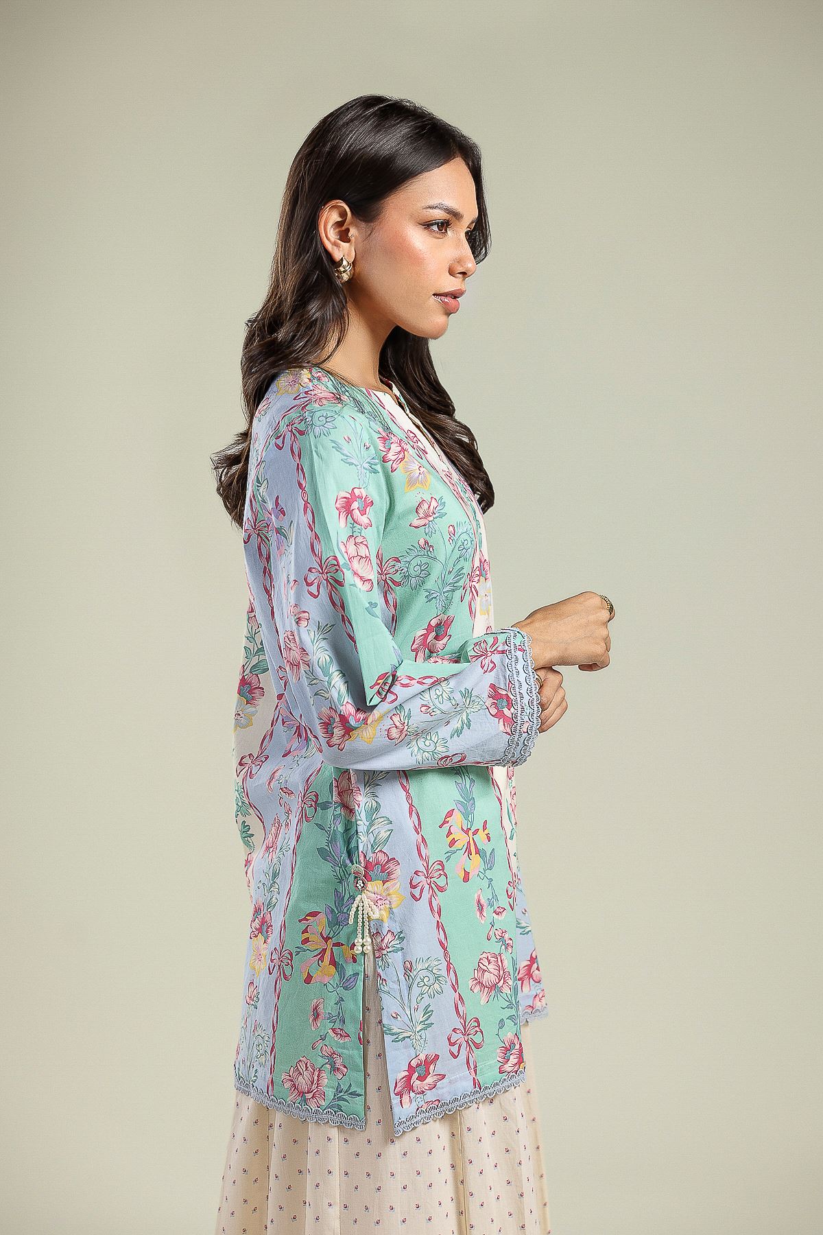 Printed Cambric Floral V-Neck Kurta - 1-26-208-A-F1-VG