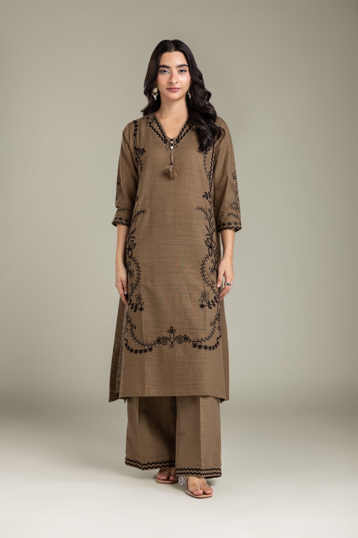 Embroidered Light Khaddar Kurta - 2-26-202-A-D-VG