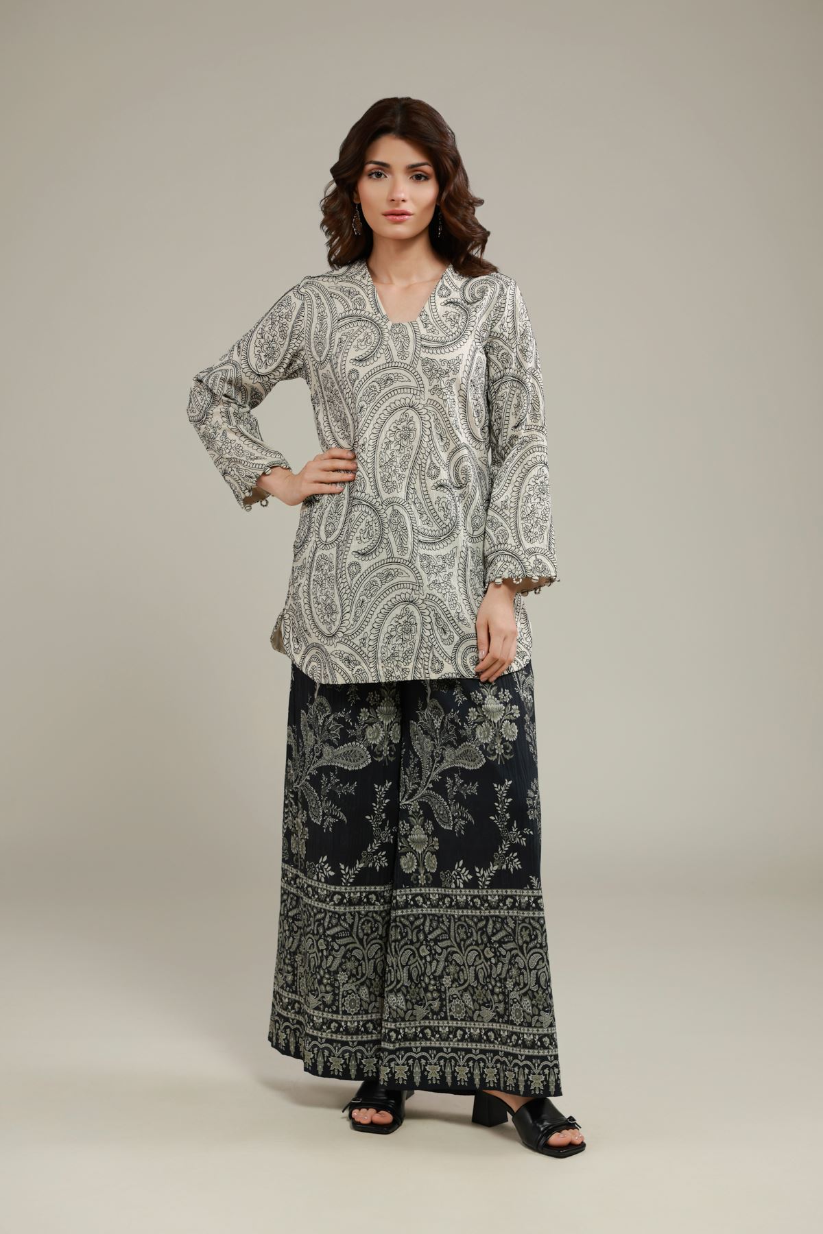 Embroidered Cotton Crinkle Paisley Kurta - 25-10-12E11-02TA-VG