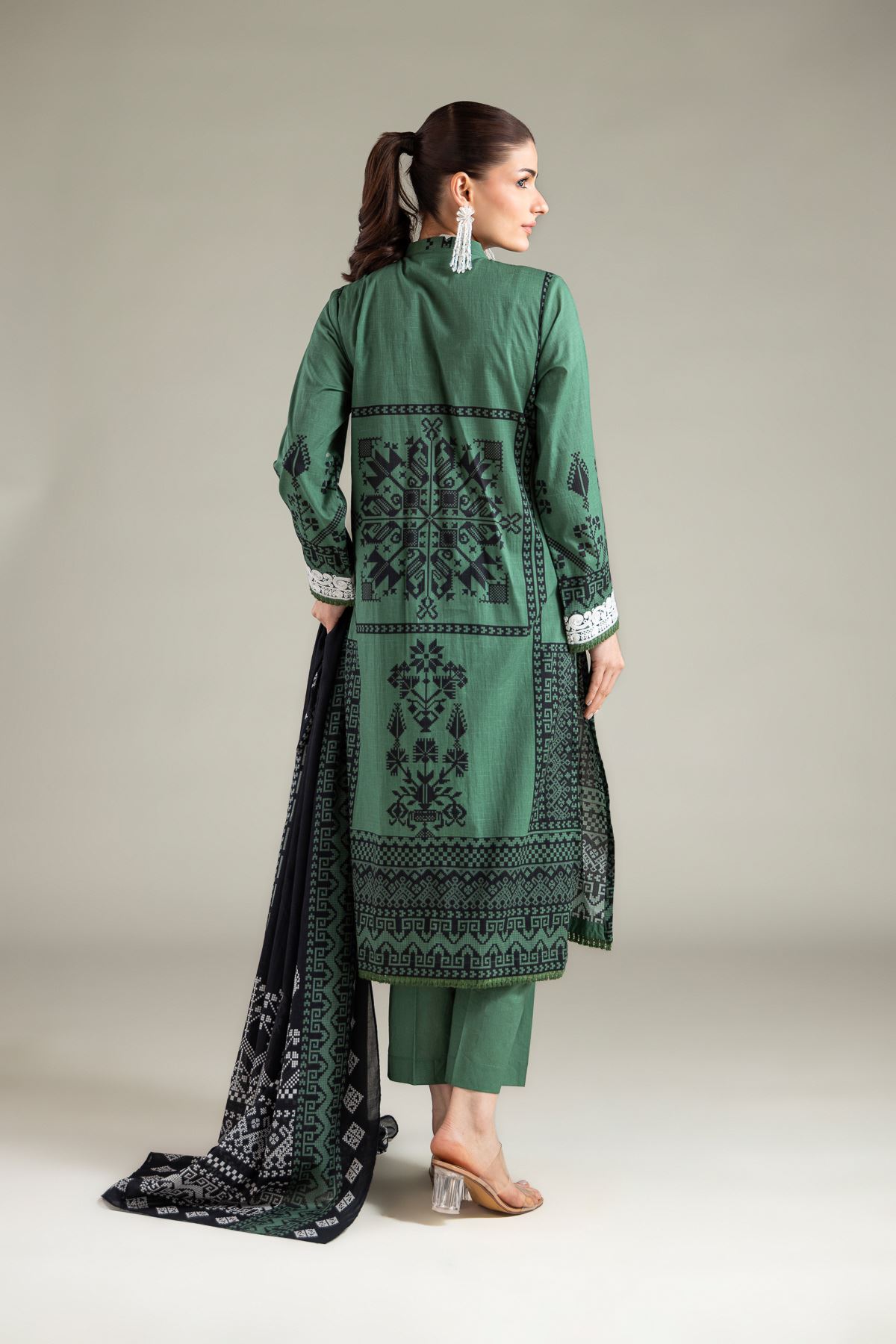 Embroidered Lawn Lawn Tailored Set - T-A22-26-215FE1-VG