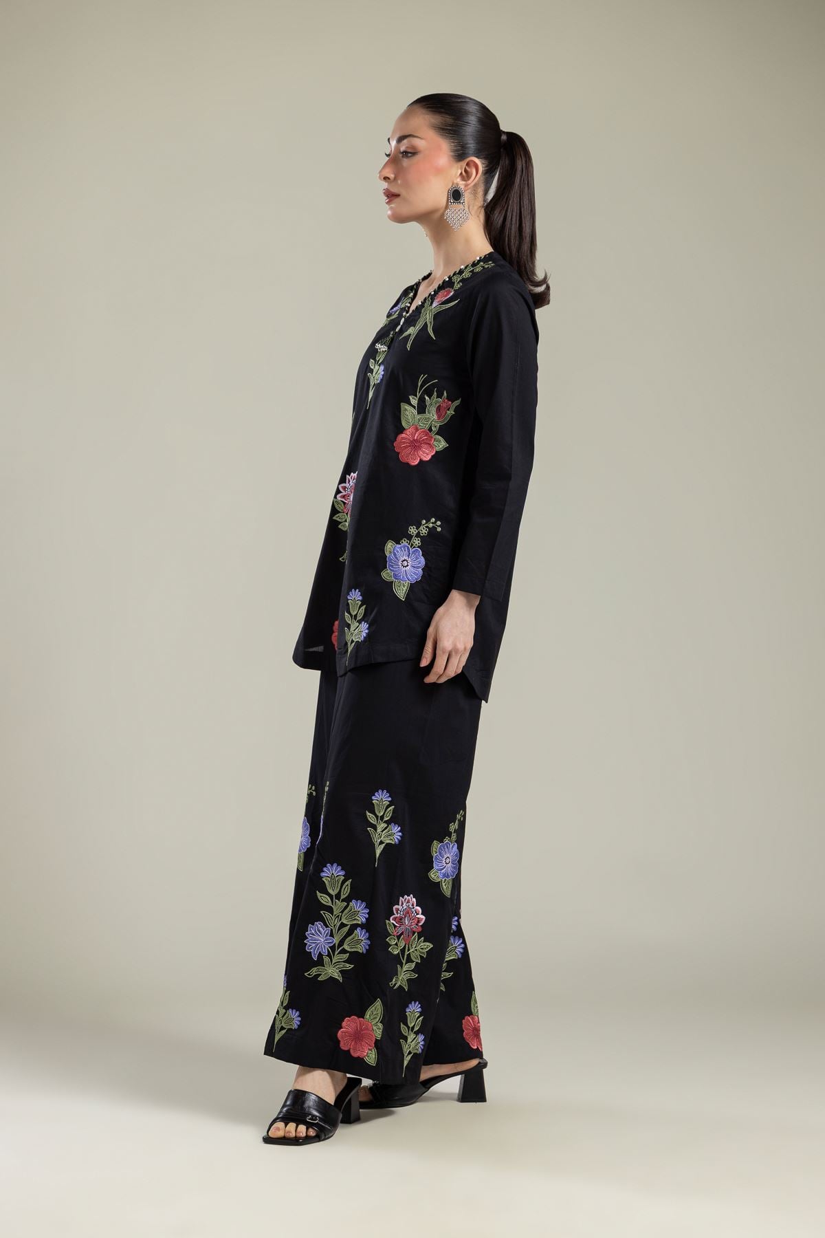 Embroidered Cambric Black Cambric Pants - 25-09-10E4-05TA-VG