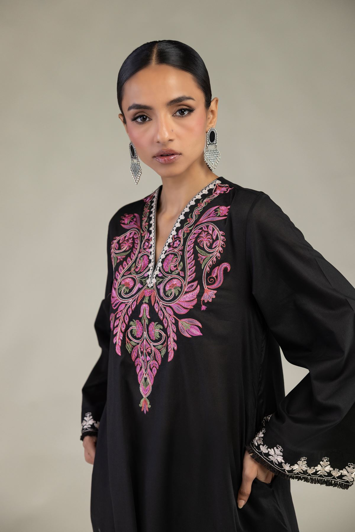 Embroidered Cambric Black Longline Kurta - 1-26-226-A-I1-VG
