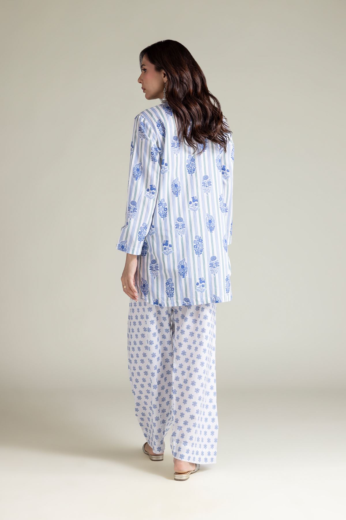 Embroidered Cambric Floral Cambric Kurta - 1-26-139-A-B-VG