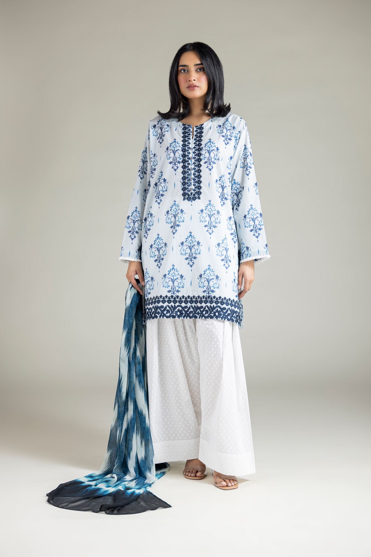 Embroidered Lawn Tailored Lawn Set - T-A22-26-117FC1-VG
