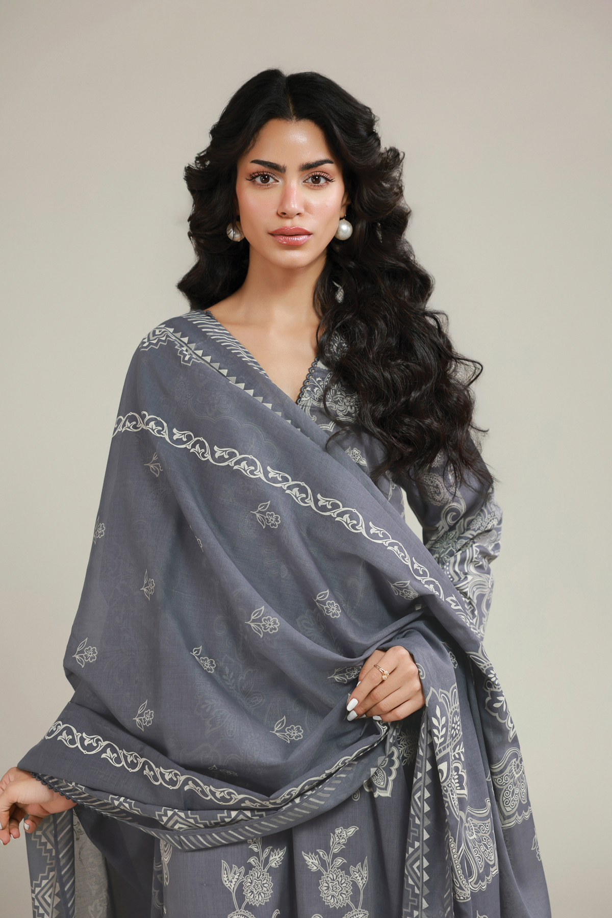 Embroidered Lawn Fabrics 3 Piece - A22-26-118FA1-VG