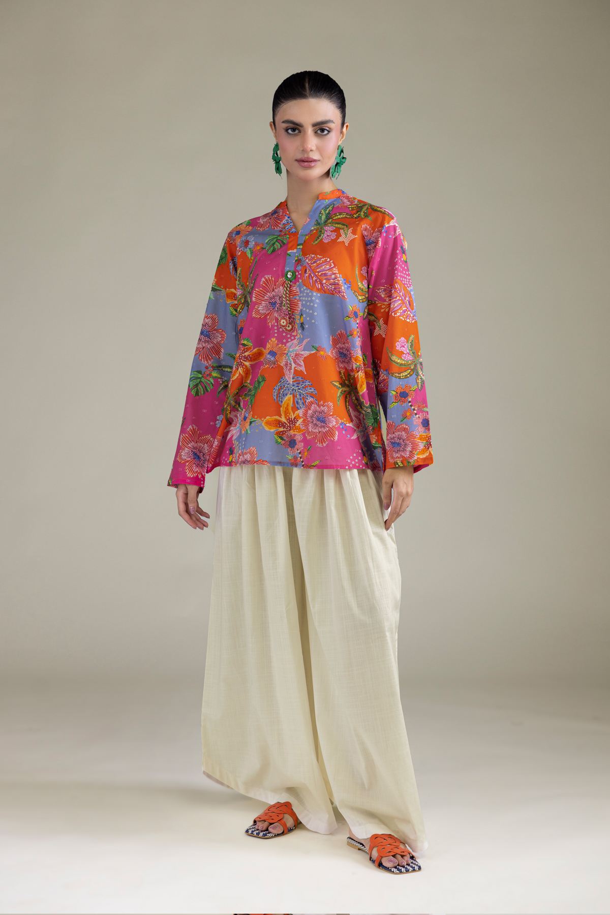 Embroidered Cambric Short Band-Collar Shirt - 3-26-203-A-H1-VG