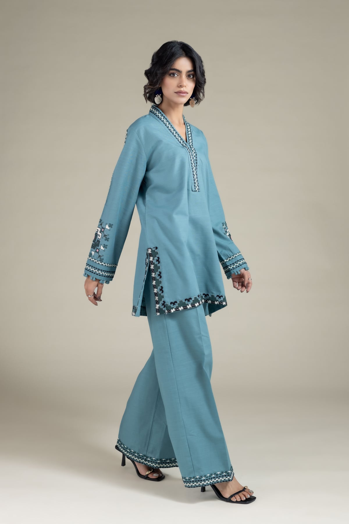 Embroidered Khaddar Kurta - 25-10-10S4-02TA-VG