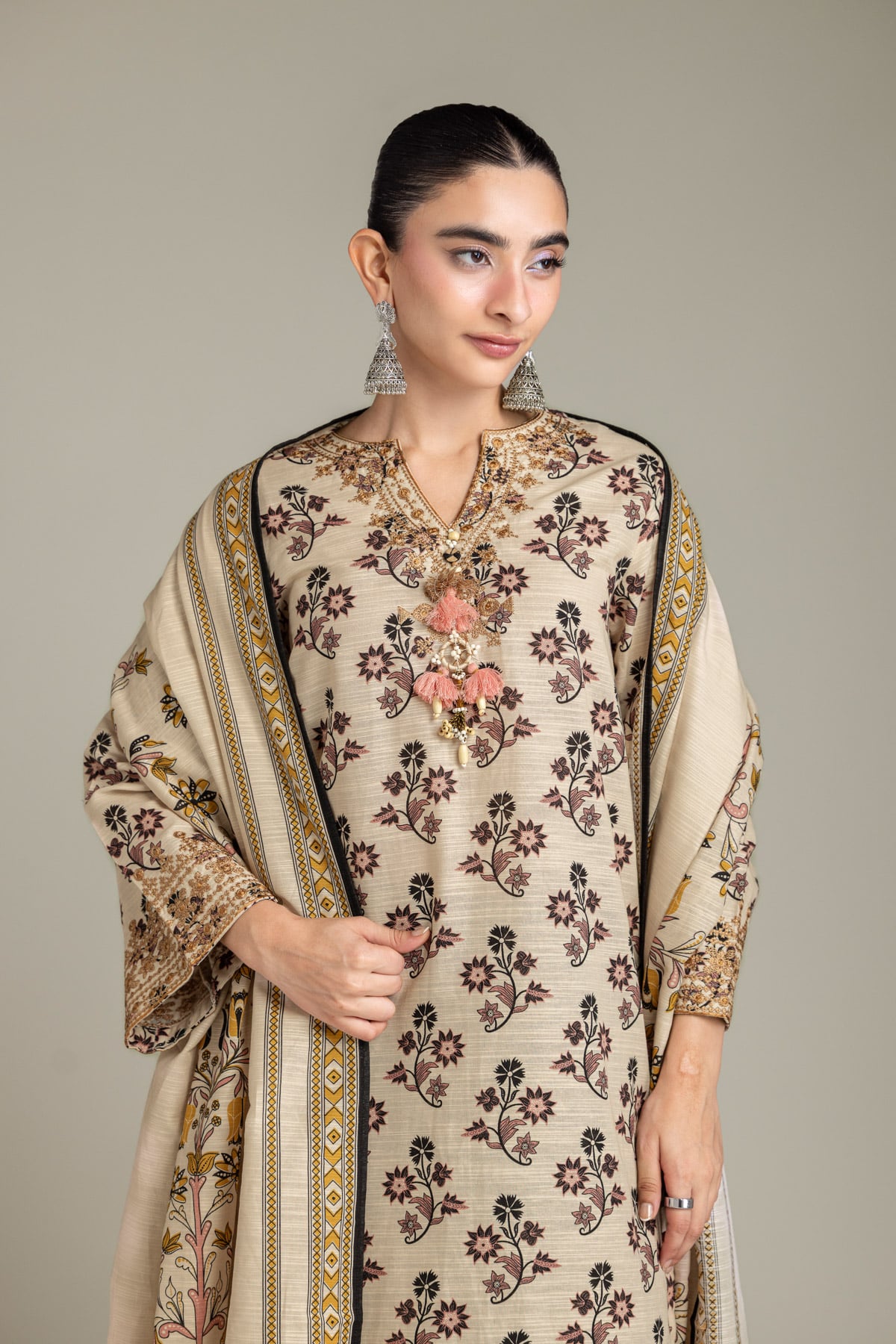 Embroidered Light Khaddar Fabrics 3 Piece - 2-26-202-A-D-VG