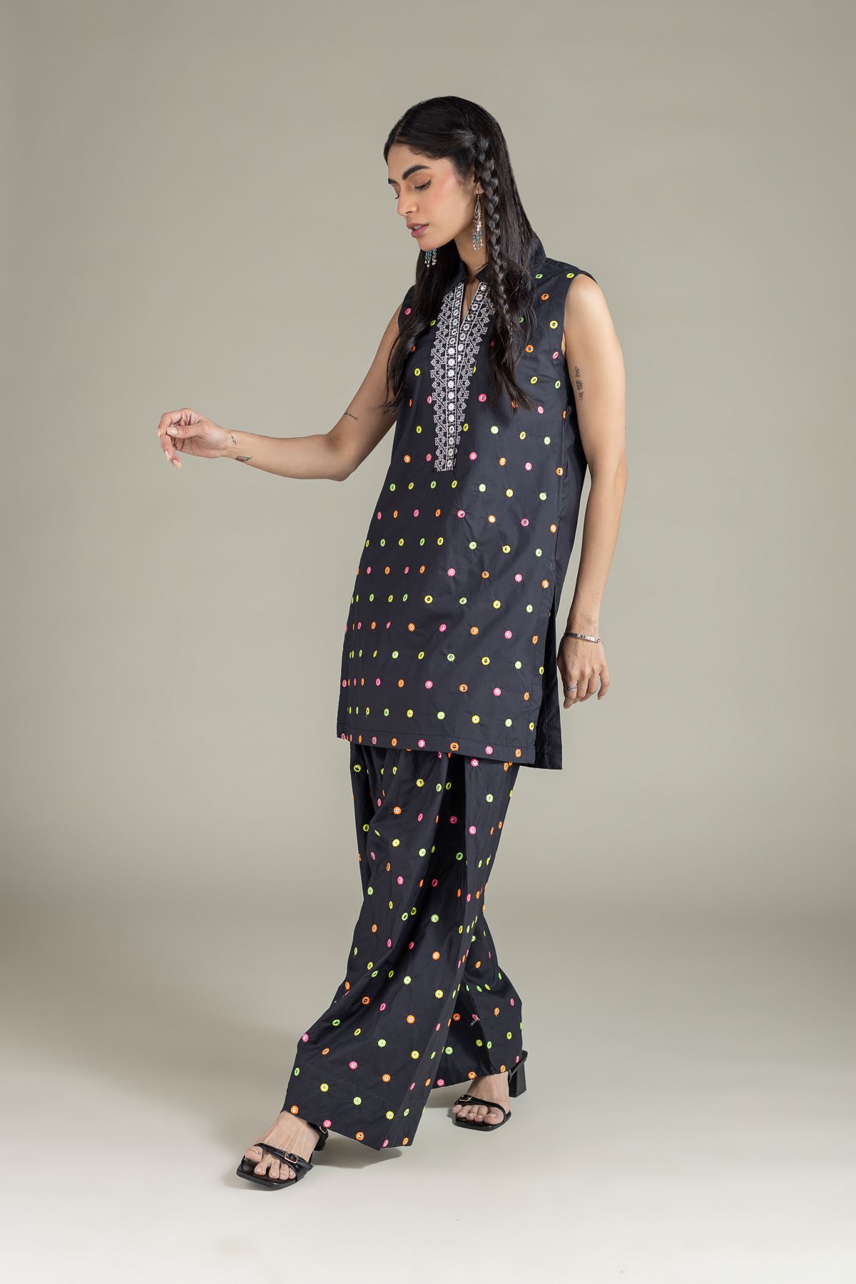 Embroidered Poplin Kurta - 25-10-12E6-03TA-VG