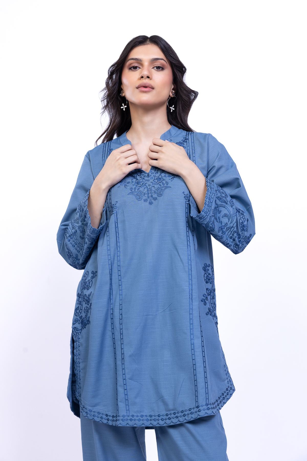 Embroidered Khaddar Floral Threadwork Kurta - 25-10-11E8-10TB-VG