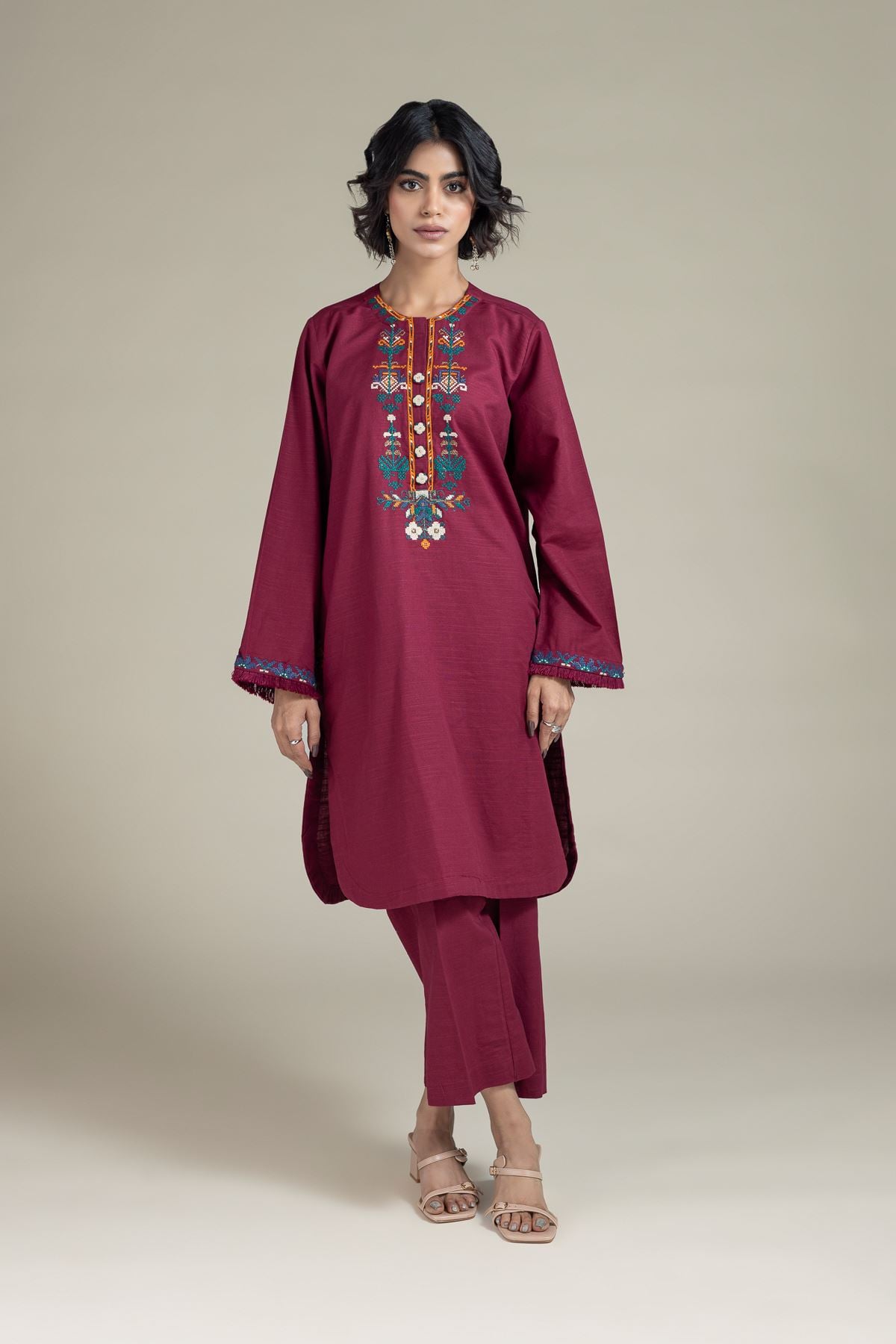 Embroidered Khaddar Kurta - 25-09-11E11-10TA-VG