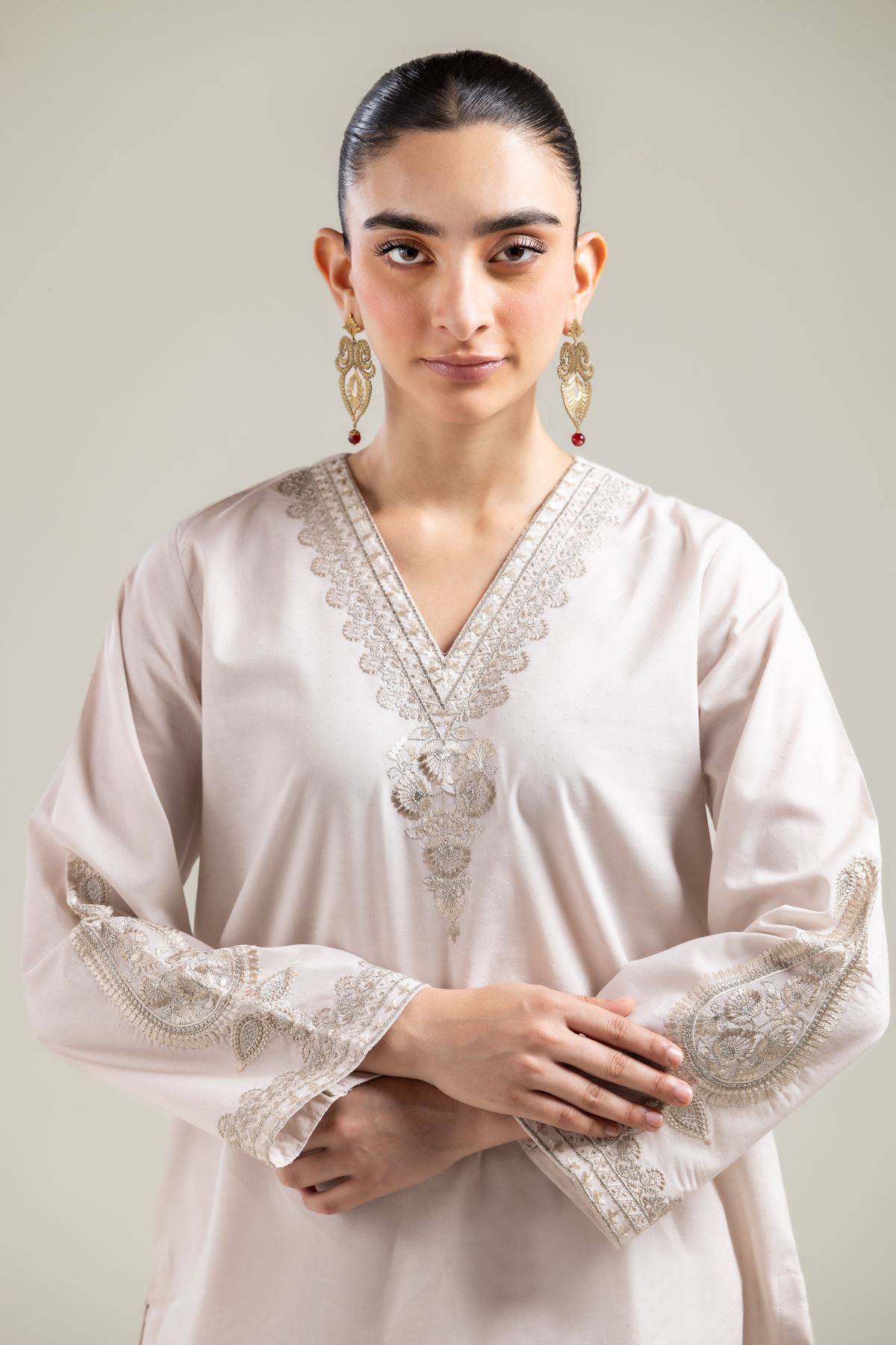 Embroidered Cotton Dobby Off-white V-Neck Kurta - 2-26-107-A-F-VG