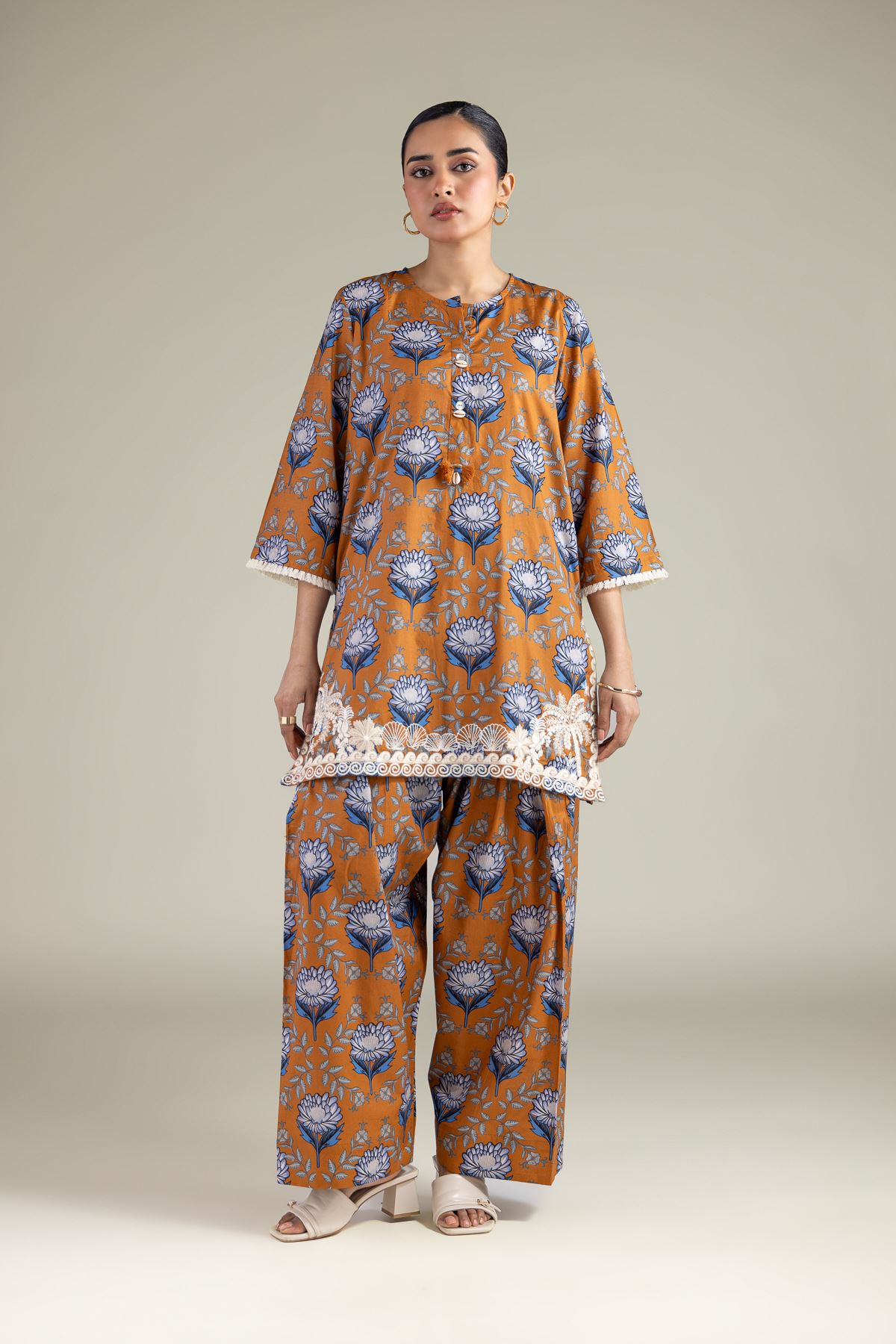 Embroidered Cambric Floral Cambric Kurta - 25-09-10E2-09TB-VG