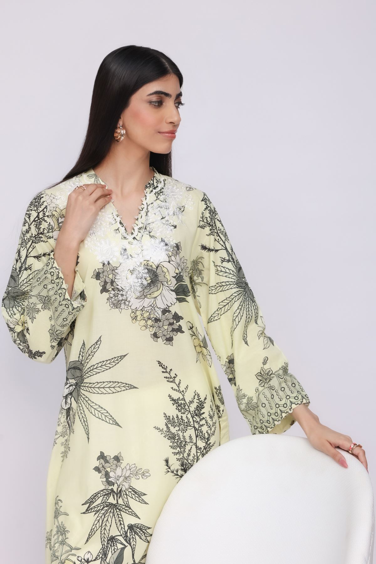 Embroidered Lawn Kurta - 25-03E40-04BA-VG