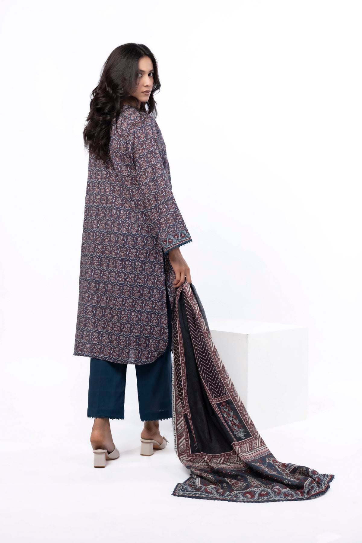 Embroidered Cotton Tailored 3 Piece - T-A33-26-104FI1-VG