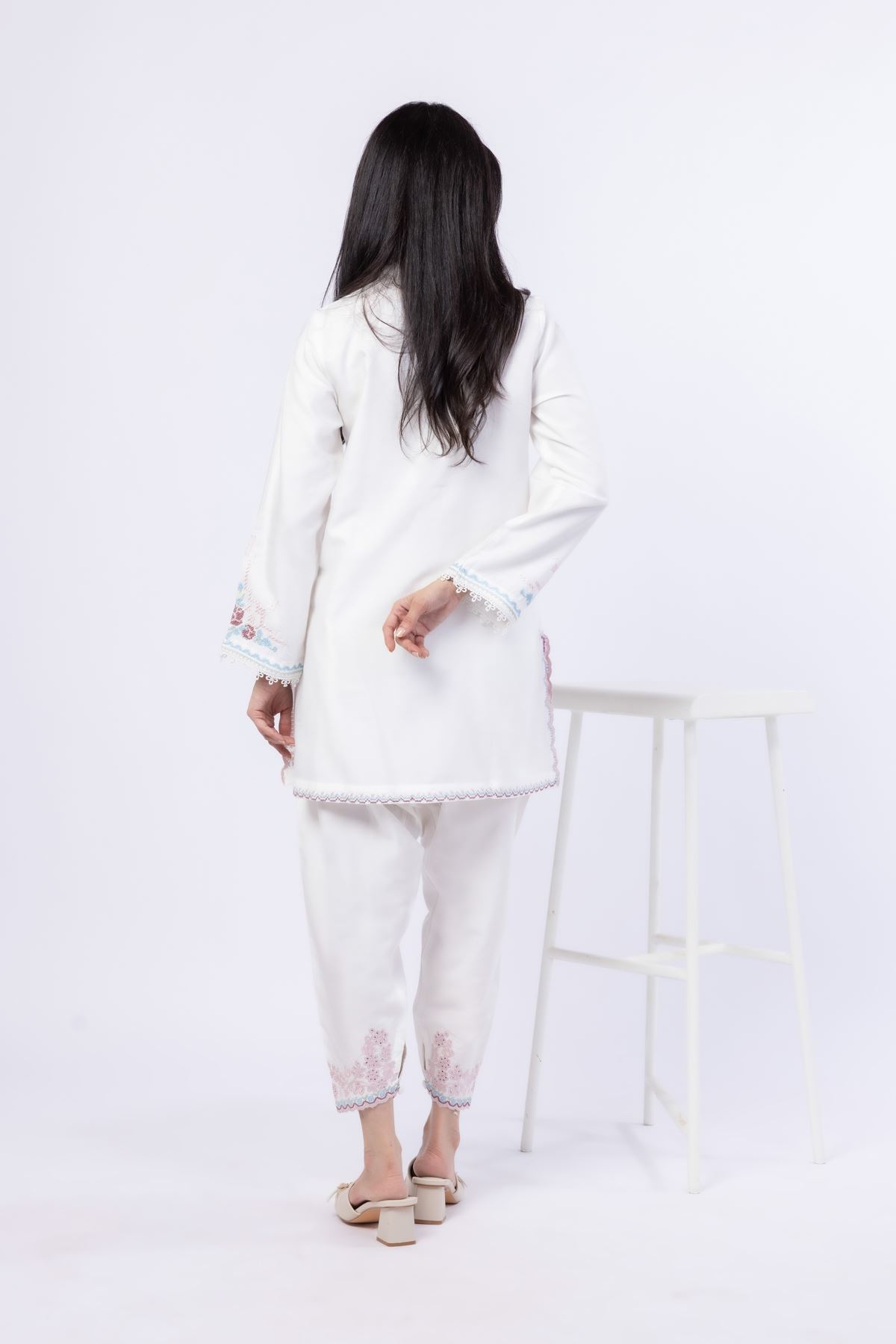 Embroidered Raw Silk Kurta - 25-10-12E4-10TA-VG