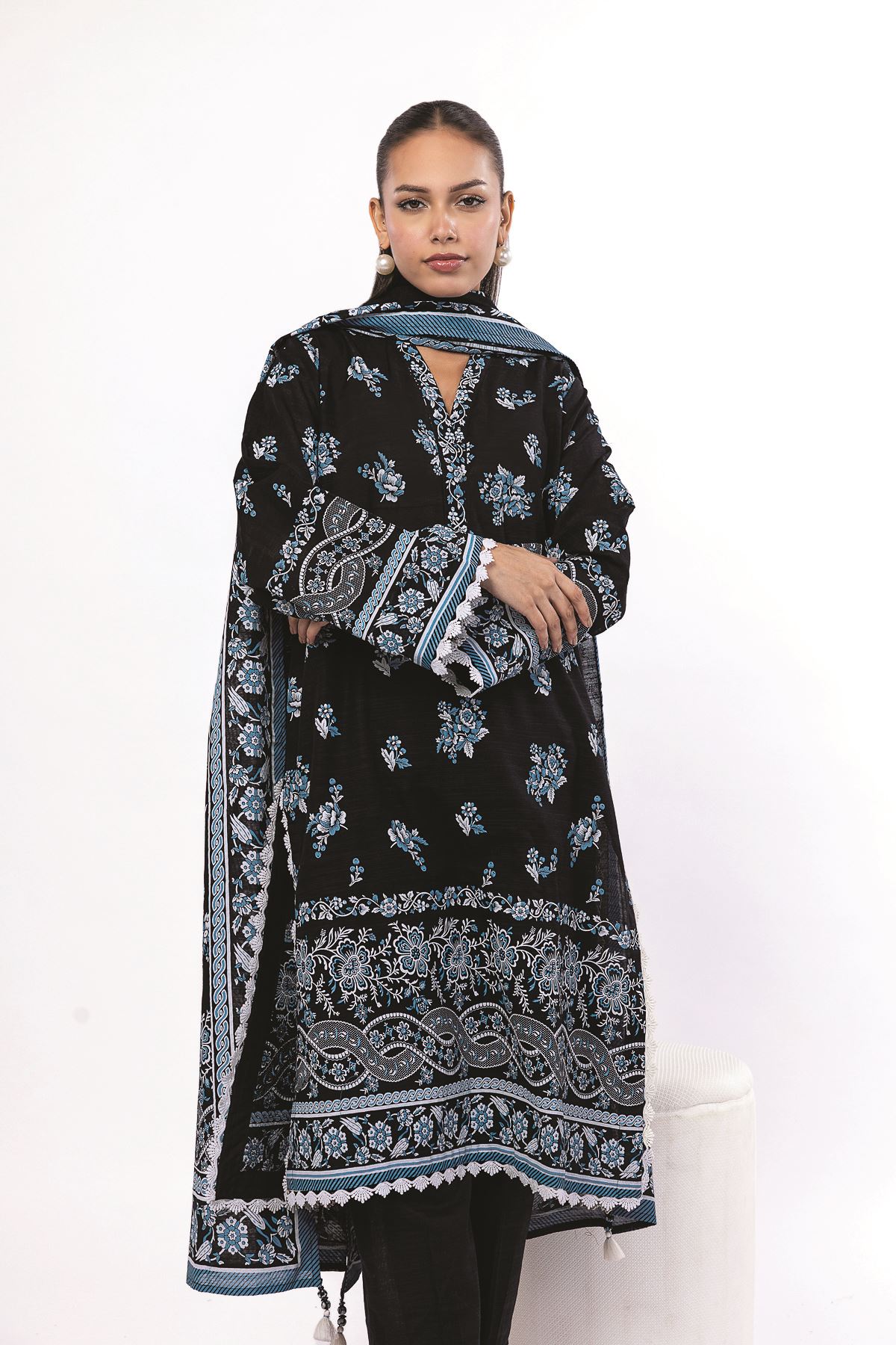 Printed Light Khaddar Fabrics 3 Piece - CV08B-VG