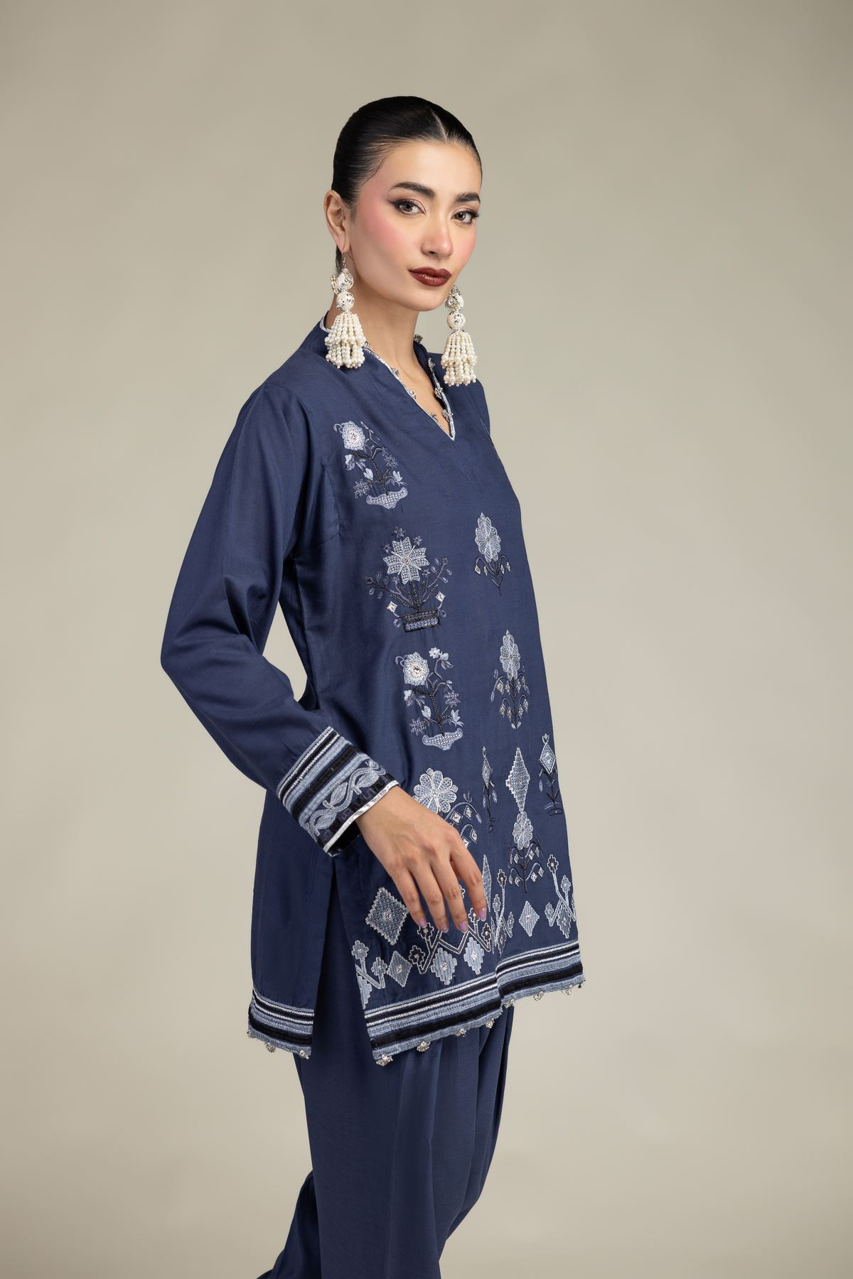 Embroidered Raw Silk Floral V-Neck Kurta - T-A22-26-215FJ1-VG