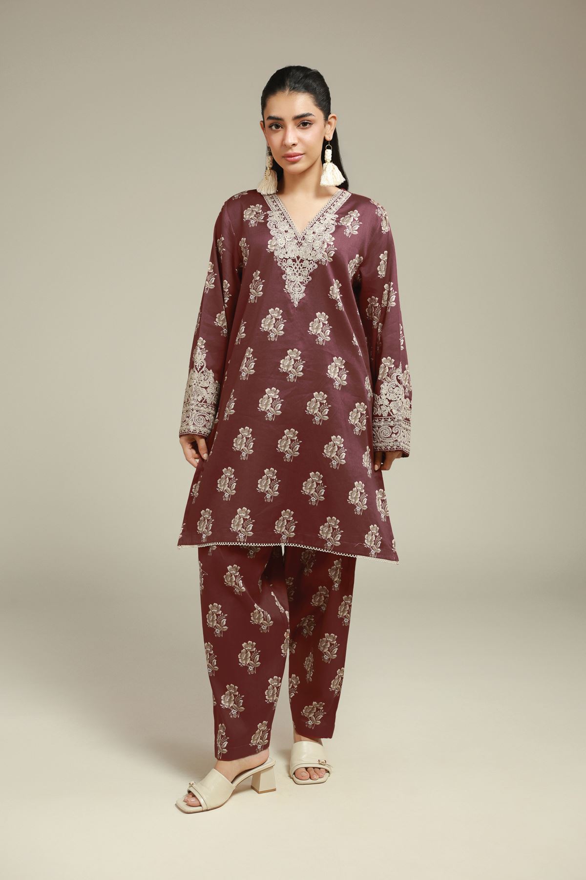 Embroidered Satin 2-Piece Tailored Set - T-A113-26-108EC2-VG