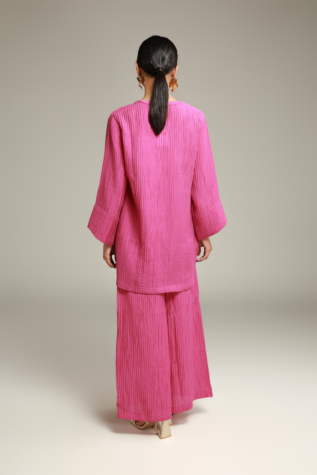 Dyed Blended Crinkle V-Neck Short Kurta - 26-02-1E13-02TA-VG