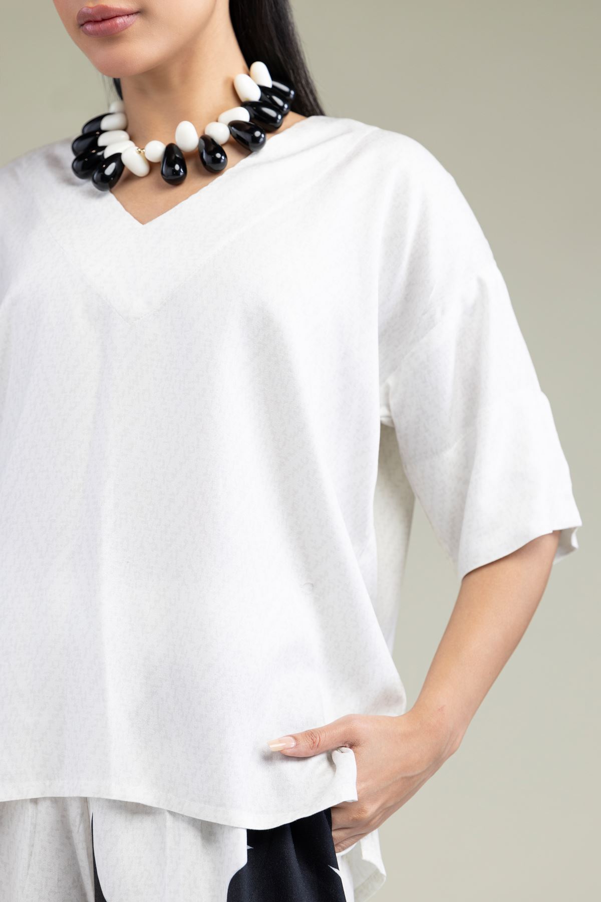 Printed Viscose Crepe White V-Neck Shirt - 6-26-206-B-B1-VG