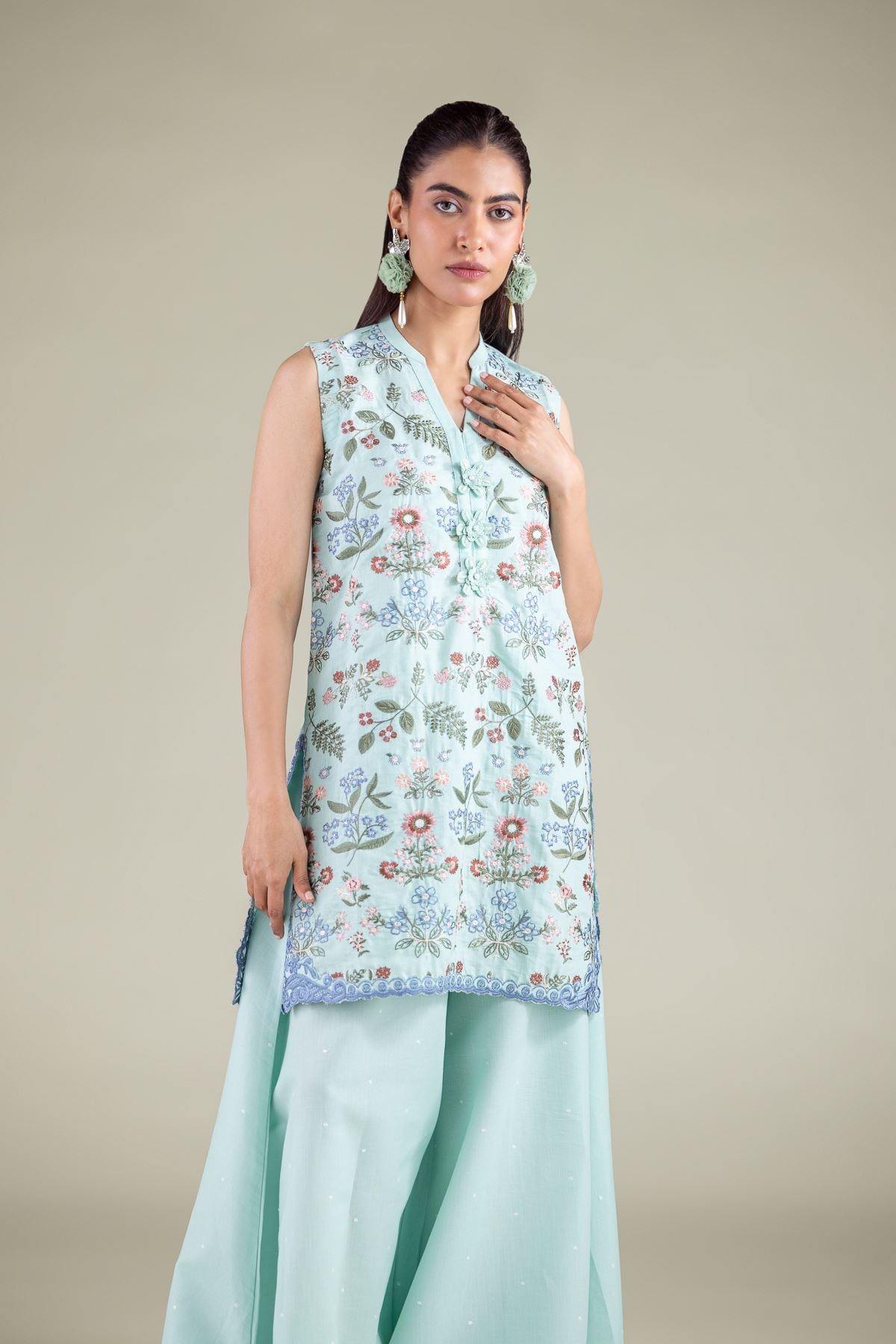 Embroidered Mesuri Floral Sleeveless Kurta - 2-26-112-A-F-VG