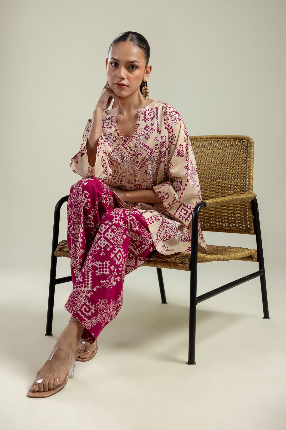 Printed Cambric Round V-Neck Kurta - 26-01-2E1-02TA-VG