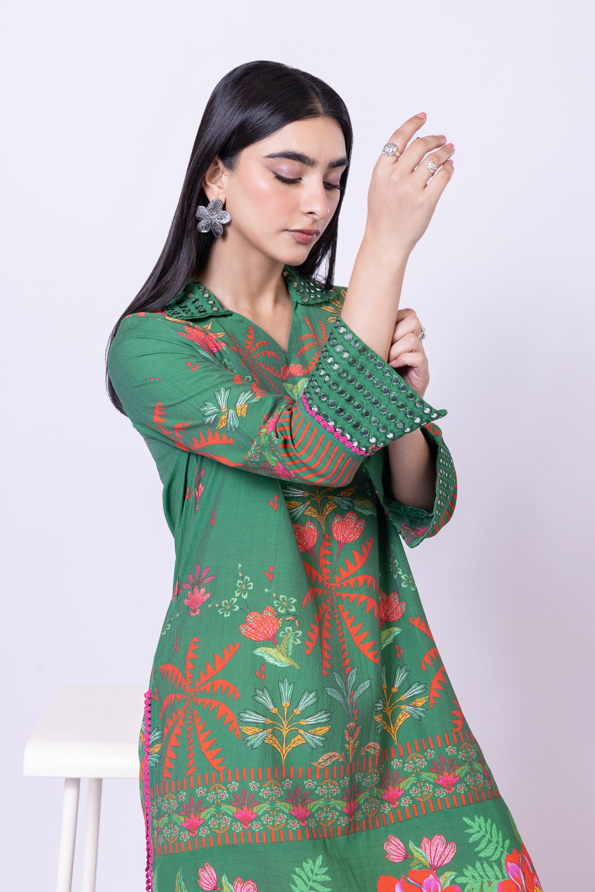Embroidered Raw Silk Kurta - 25-09-10E5-08TB-VG