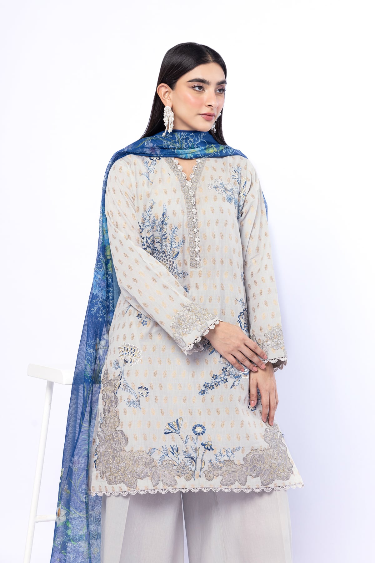 Embroidered Jacquard Tailored 3 Piece - 1-26-126-A-B-VG