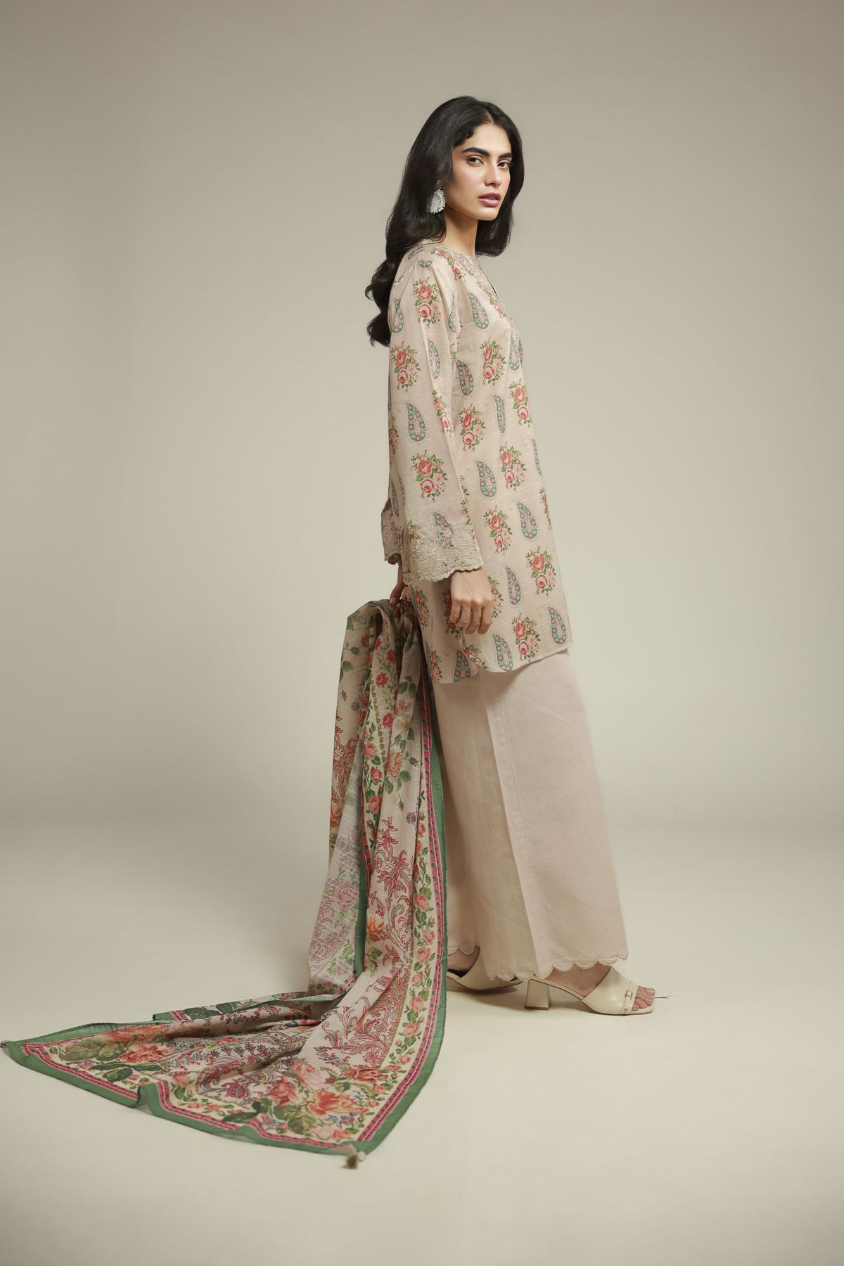 Embroidered Mesuri Fabrics 3 Piece - A22-26-123FA2-VG