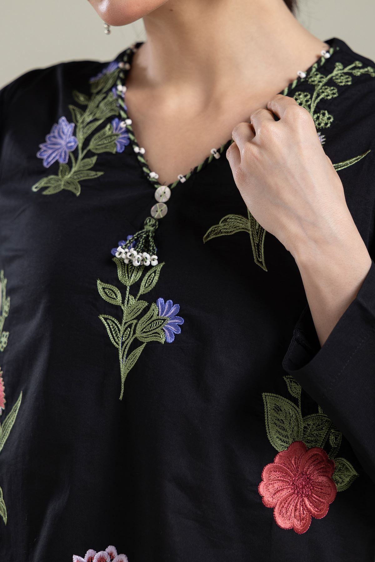 Embroidered Cambric Black V-Neck Kurta - 2-26-109-A-D-VG