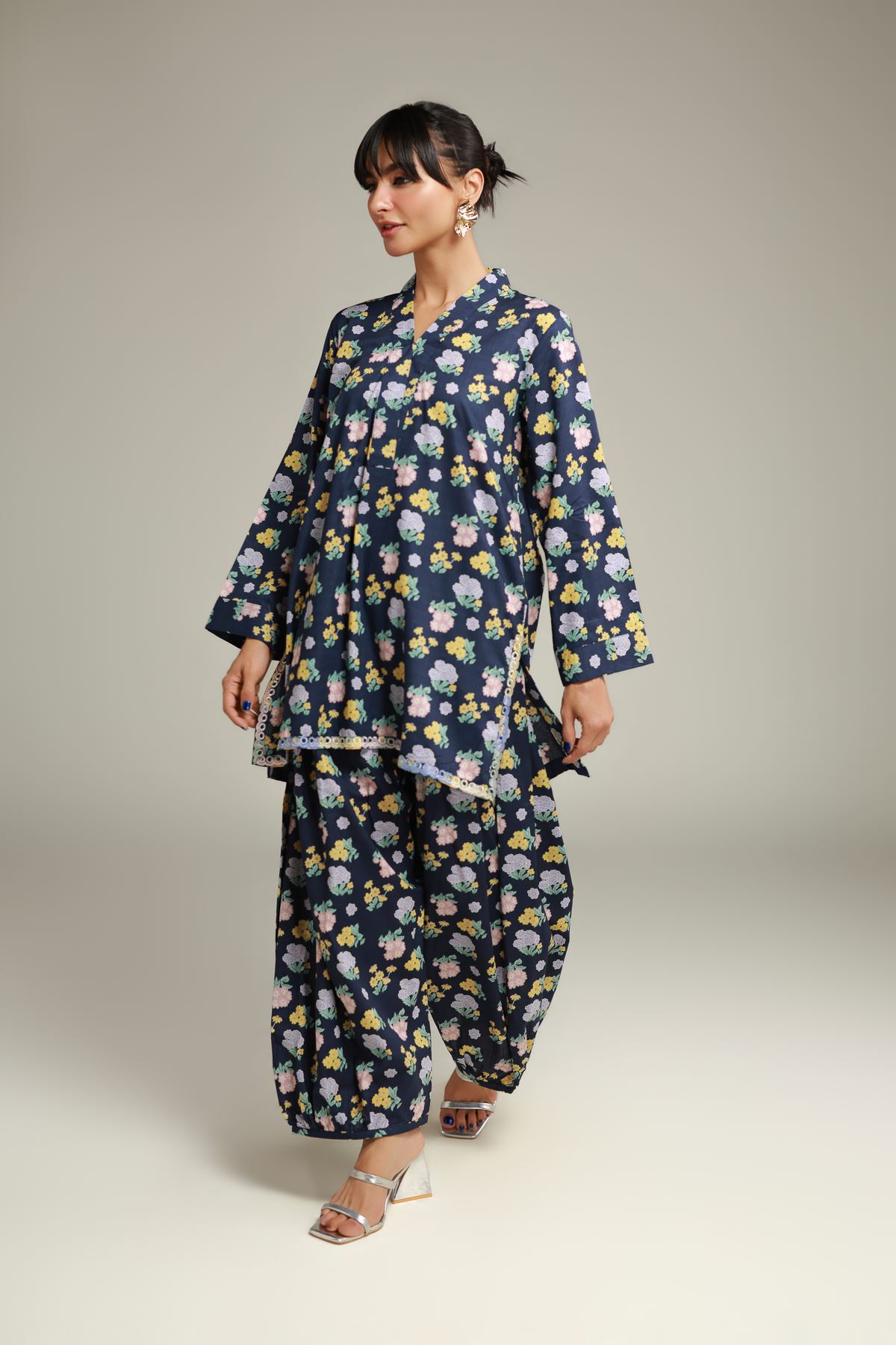 Embroidered Cotton Dobby Floral Navy Kurta - R-EKT24106-VG